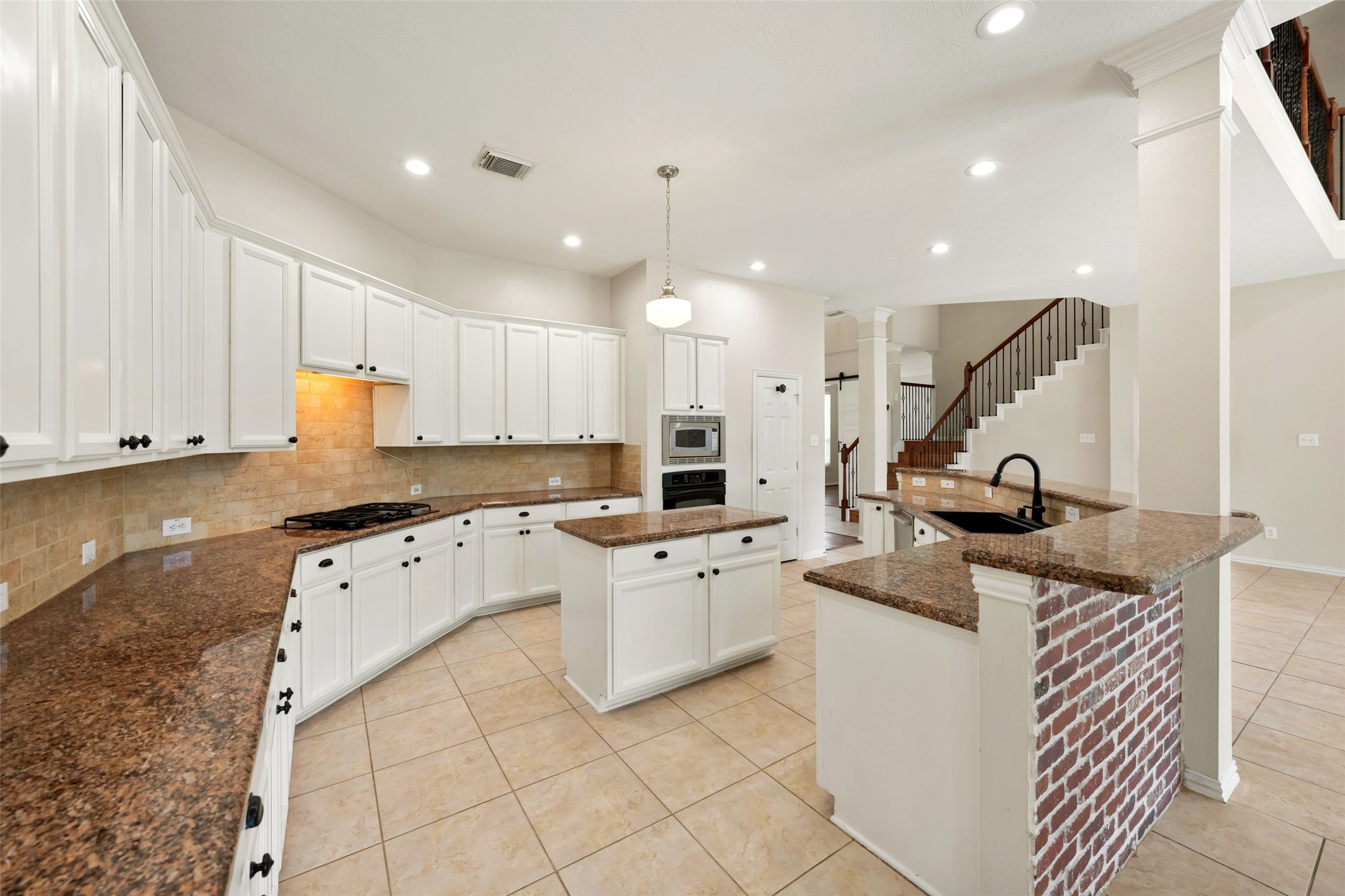 1125 Shady Knoll Property Photo 17
