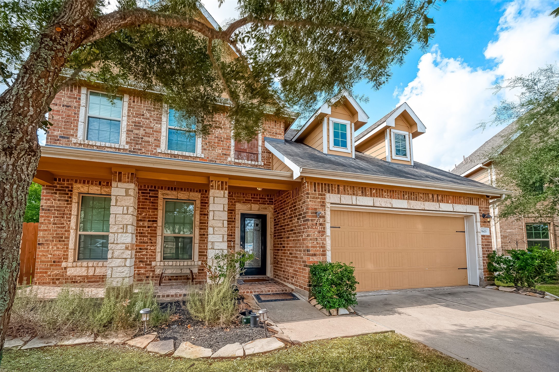 5603 Scoria Rock Drive Property Photo 3