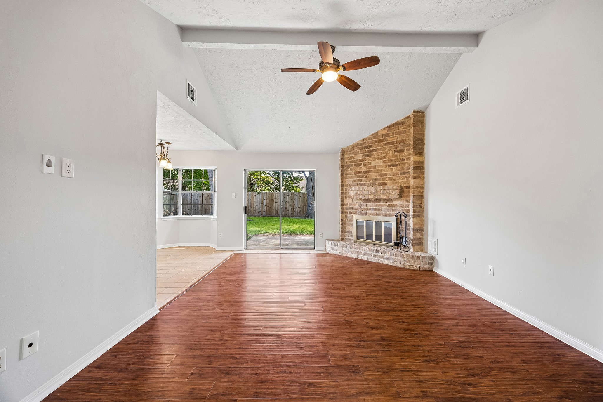 1605 Cypress Hollow Street Property Photo 6