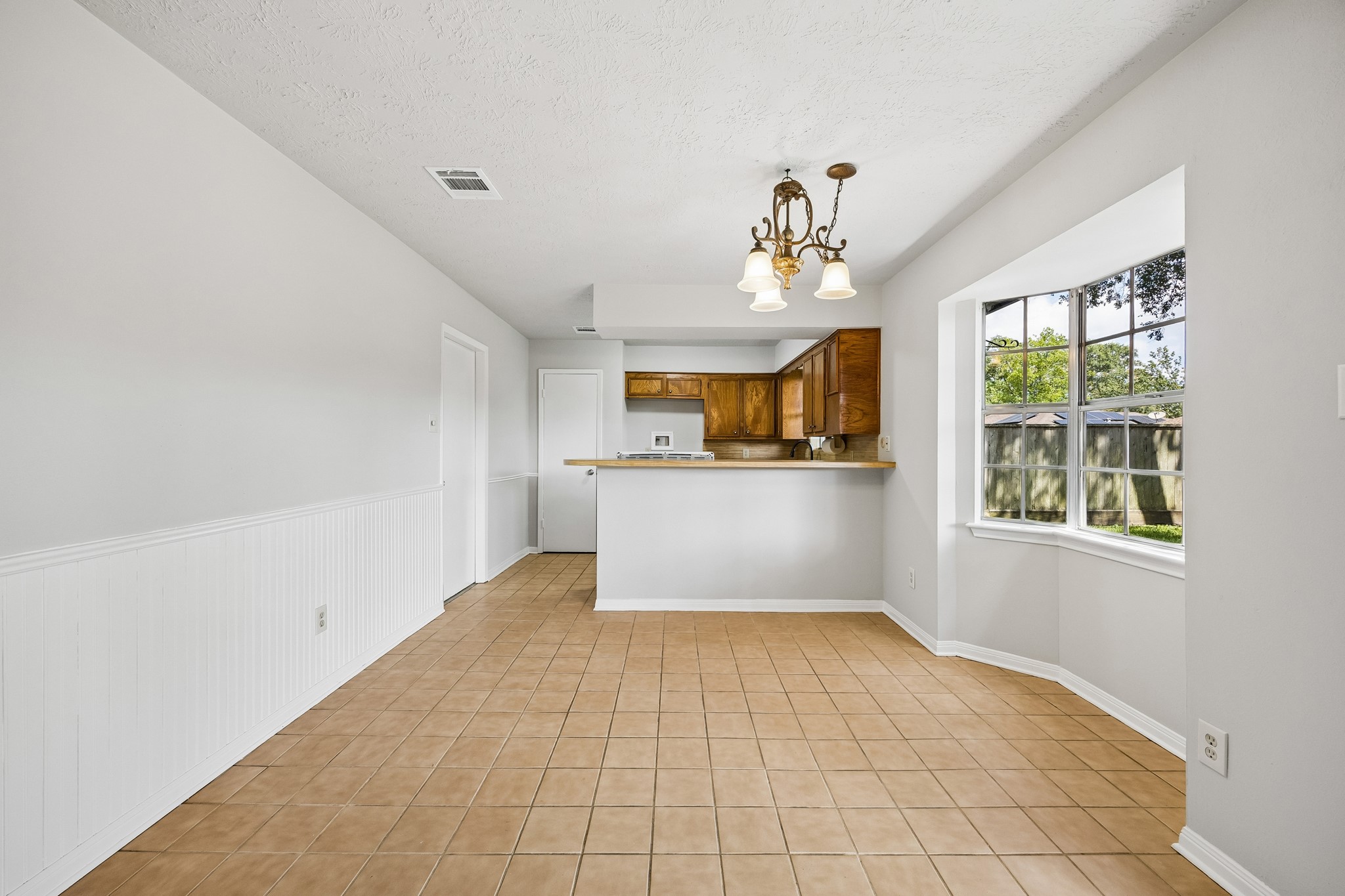 1605 Cypress Hollow Street Property Photo 11