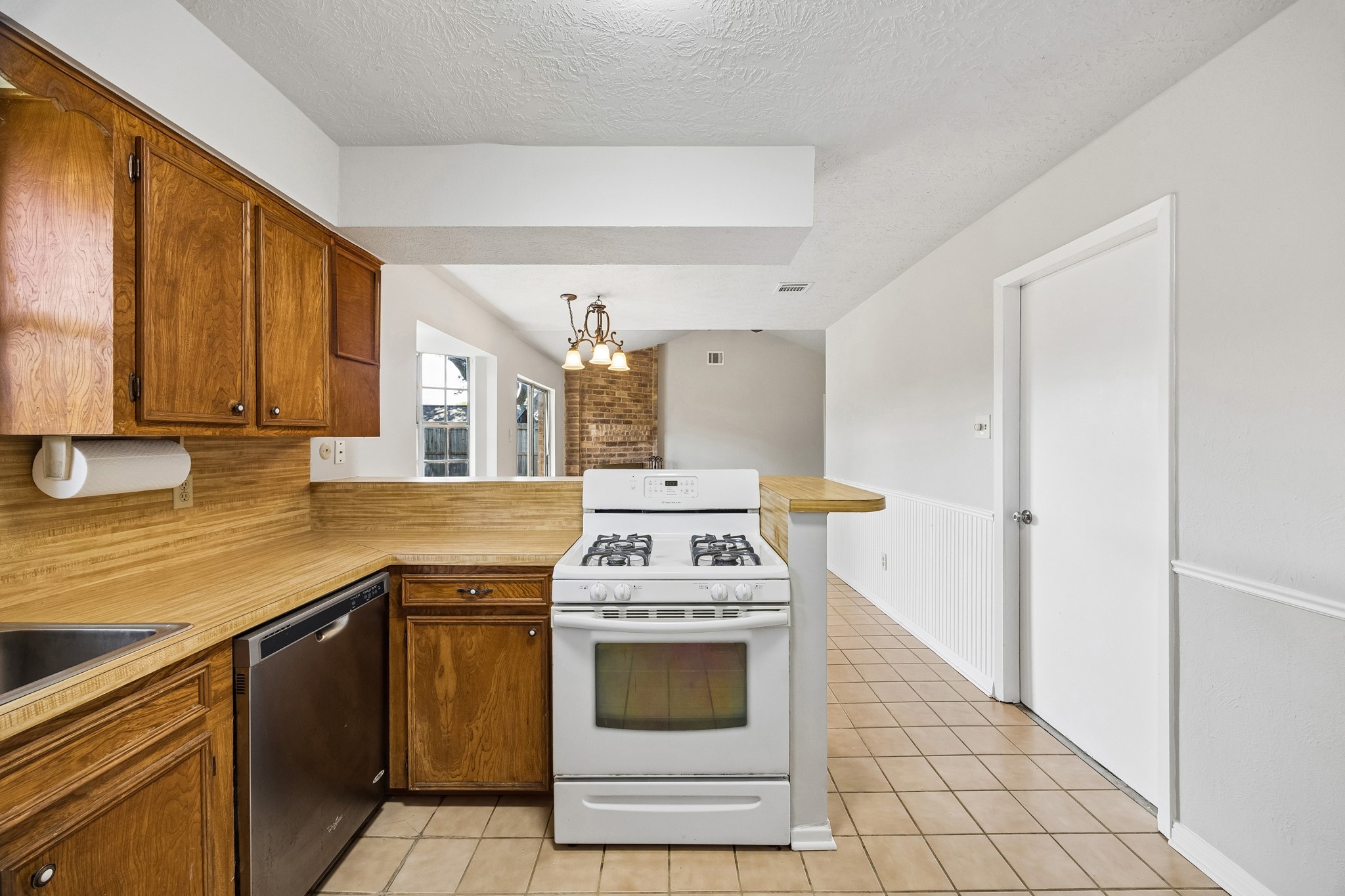1605 Cypress Hollow Street Property Photo 15