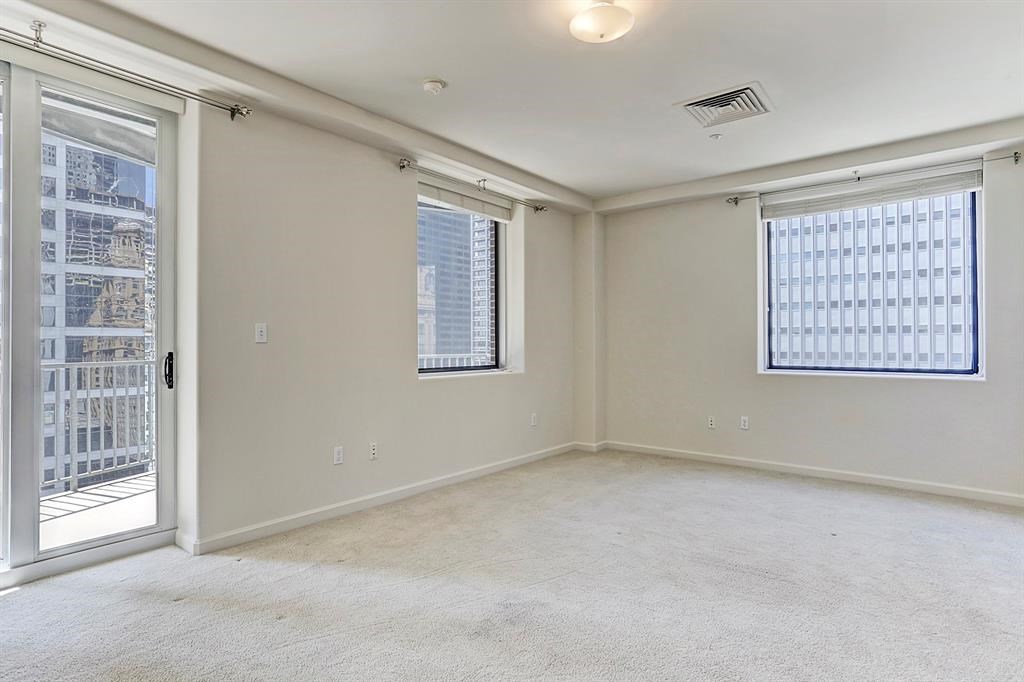 914 Main Street 1806 Property Photo 4