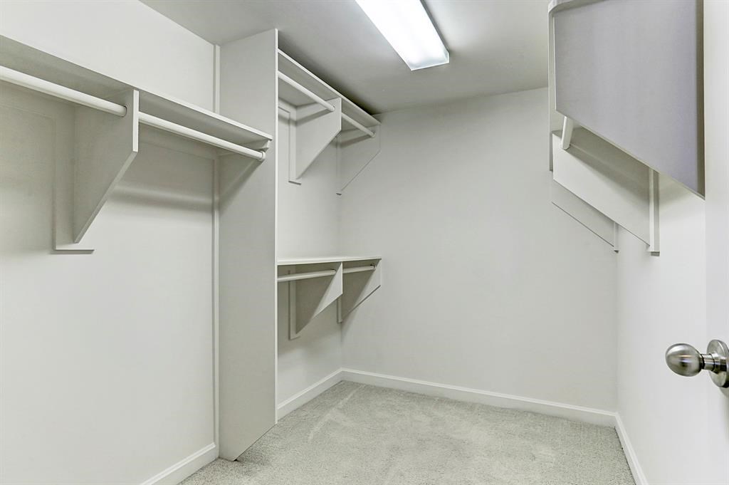 914 Main Street 1806 Property Photo 7