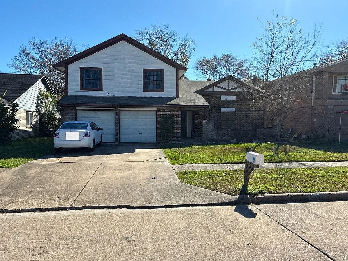 3911 Green Crest Drive Property Photo 1