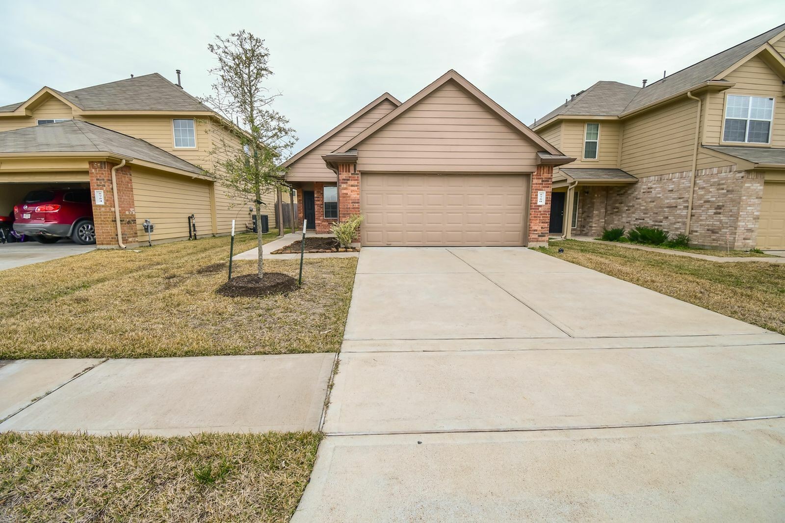 5750 Kyle Cove Drive Property Photo 1