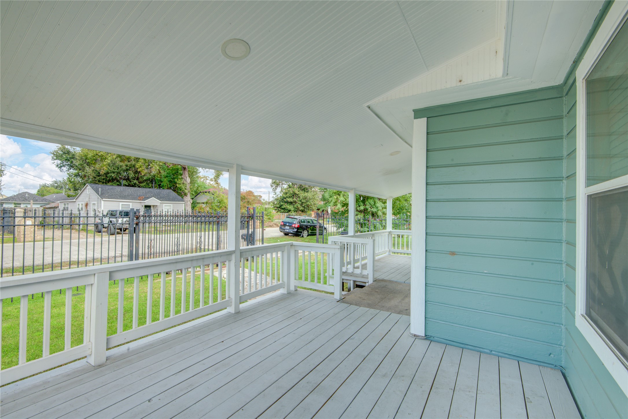 319 Coronado Street Property Photo 5