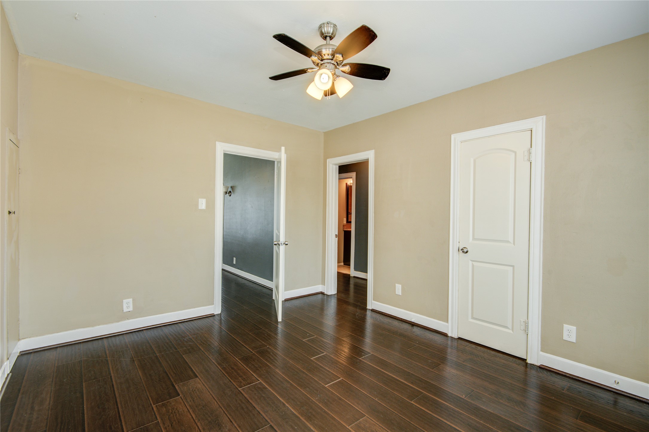 319 Coronado Street Property Photo 29