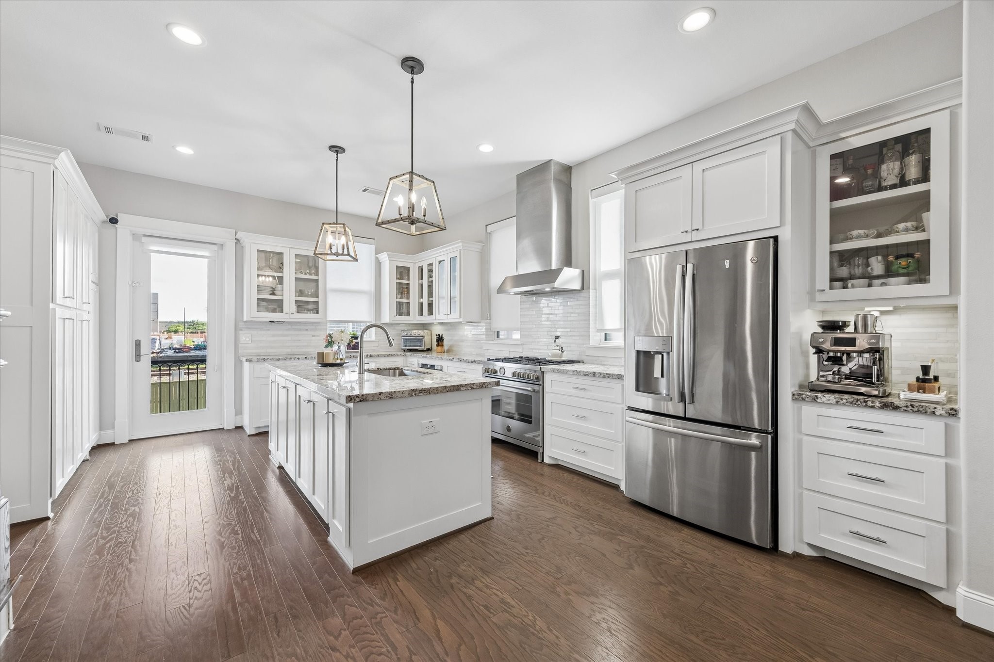 2913 Hicks Street Property Photo