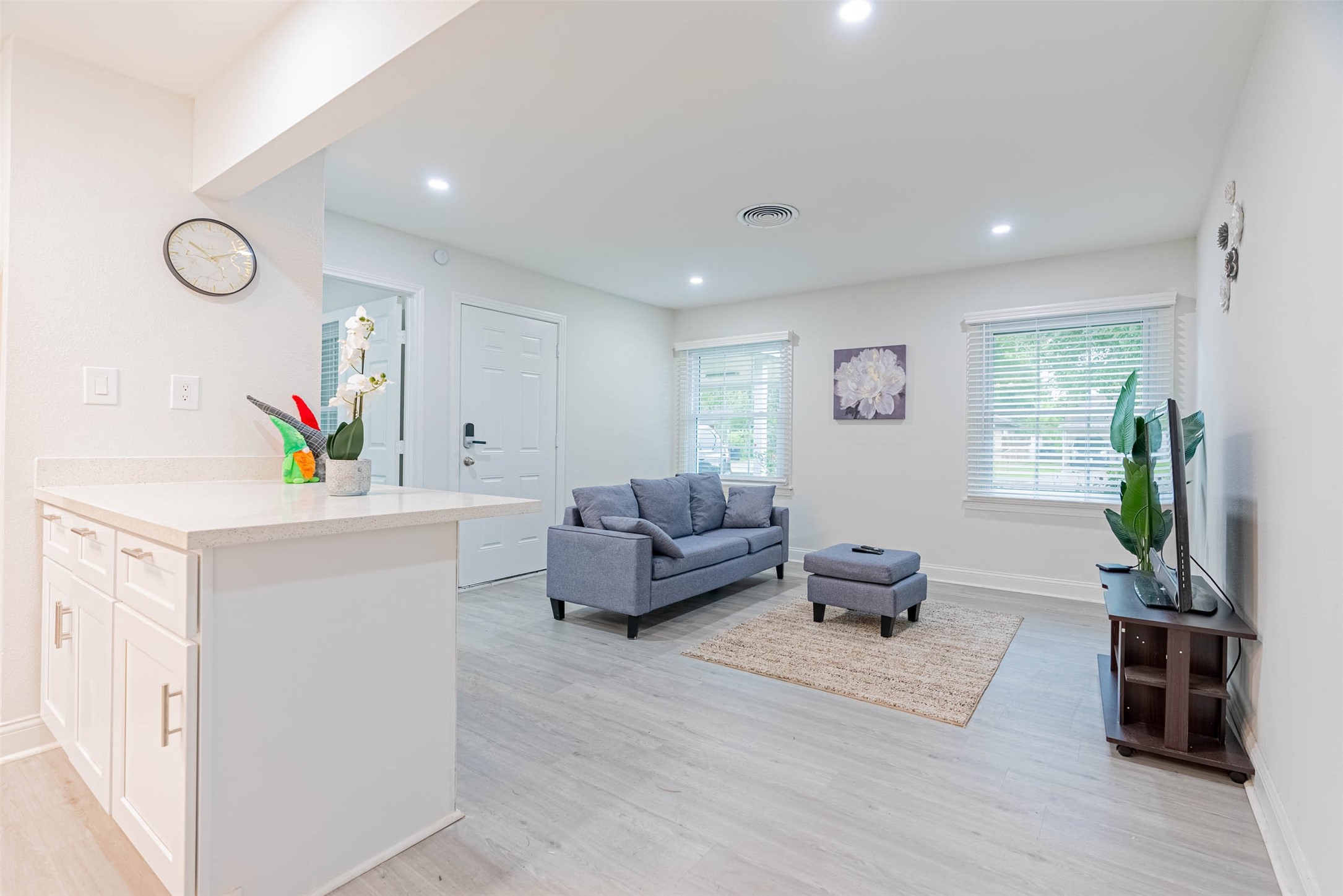 5030 Yellowstone Boulevard Property Photo