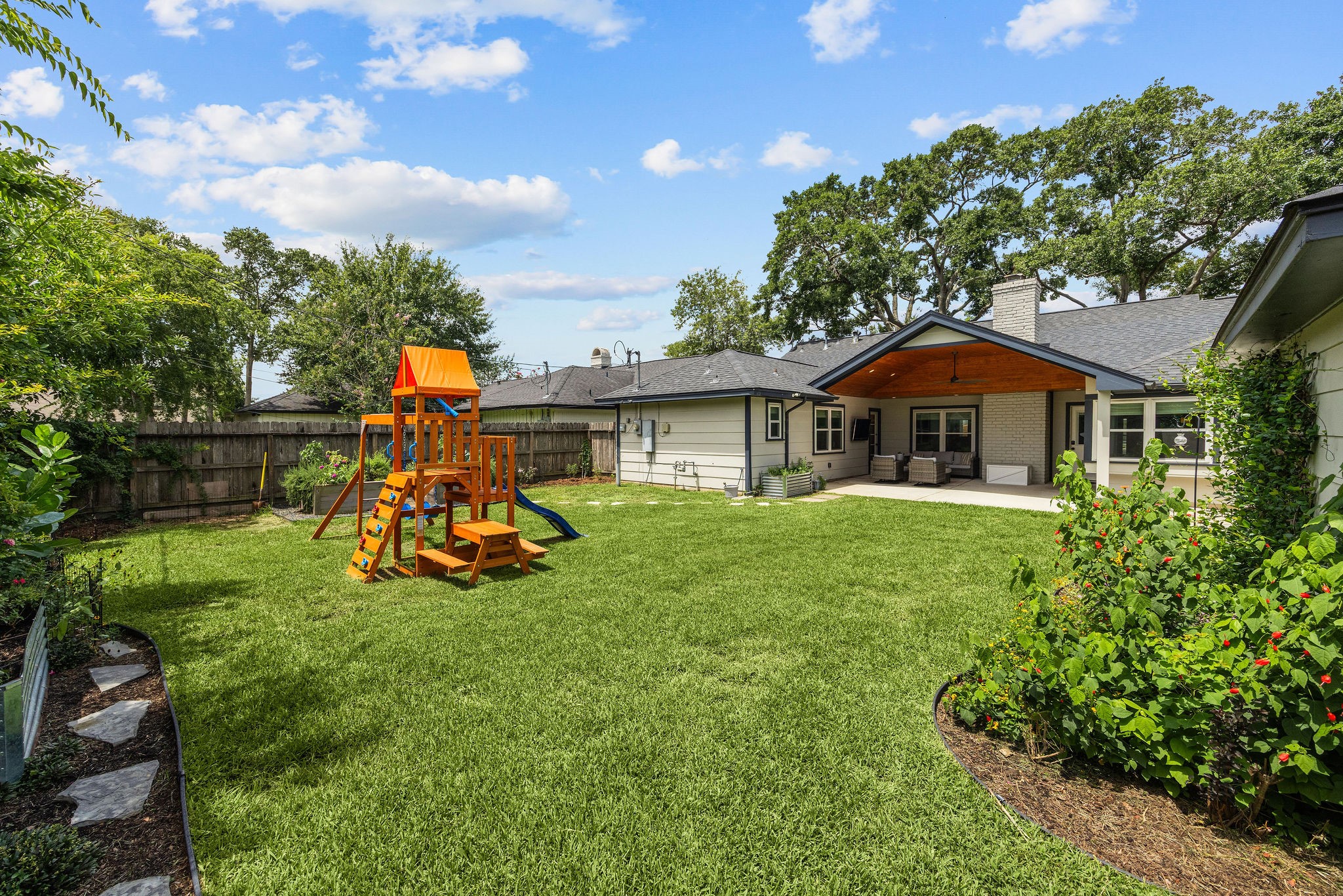 1922 Shadowdale Drive Property Photo 21
