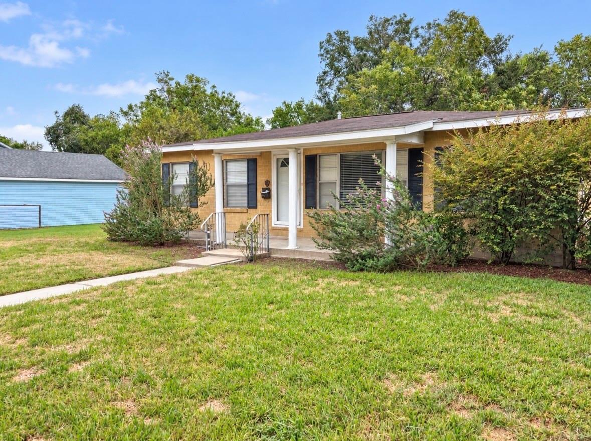 201 Laurel Avenue, Victoria Tx 77901 Property Photo 1