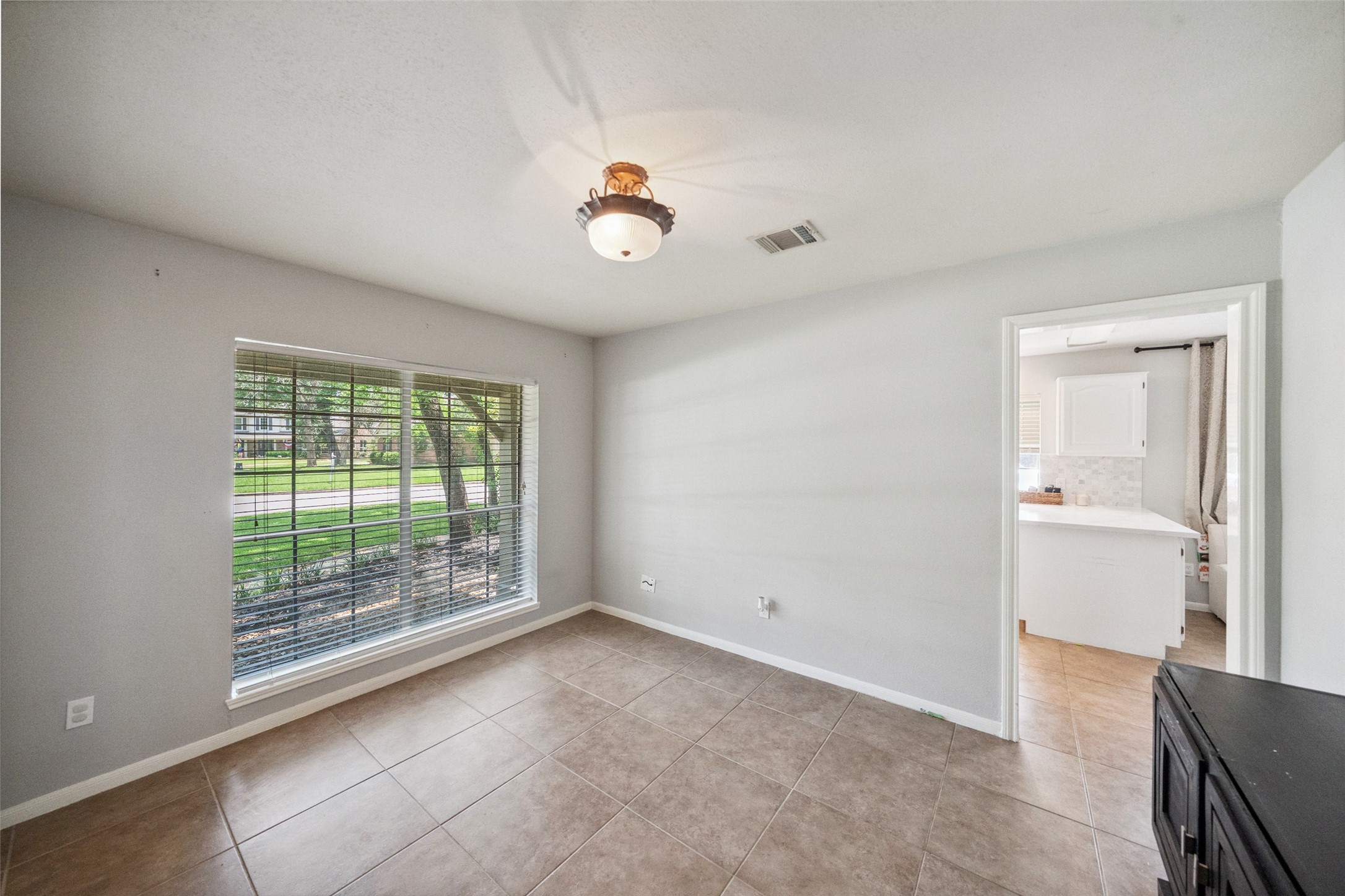 20407 Weald Way Street Property Photo 6