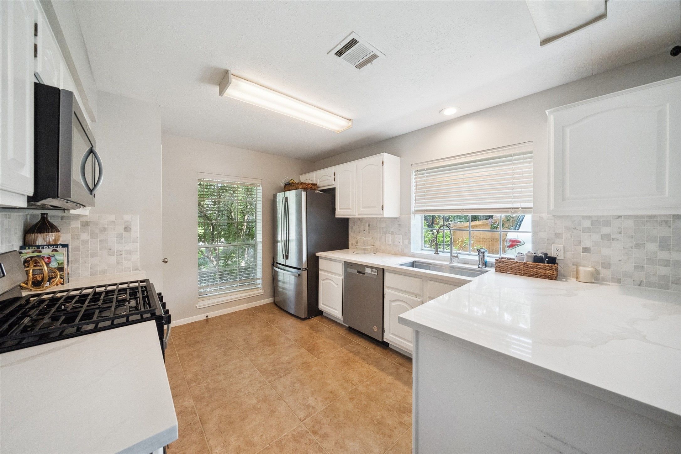 20407 Weald Way Street Property Photo 9