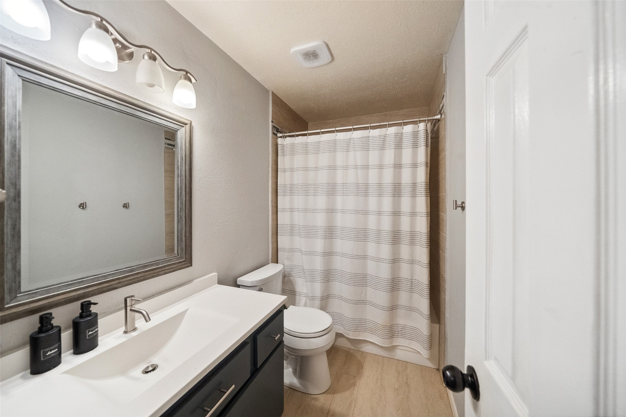 20407 Weald Way Street Property Photo 27