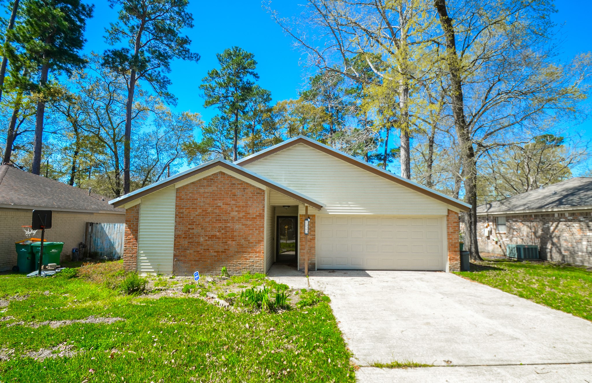 123 Cypress Lane N Property Photo 2