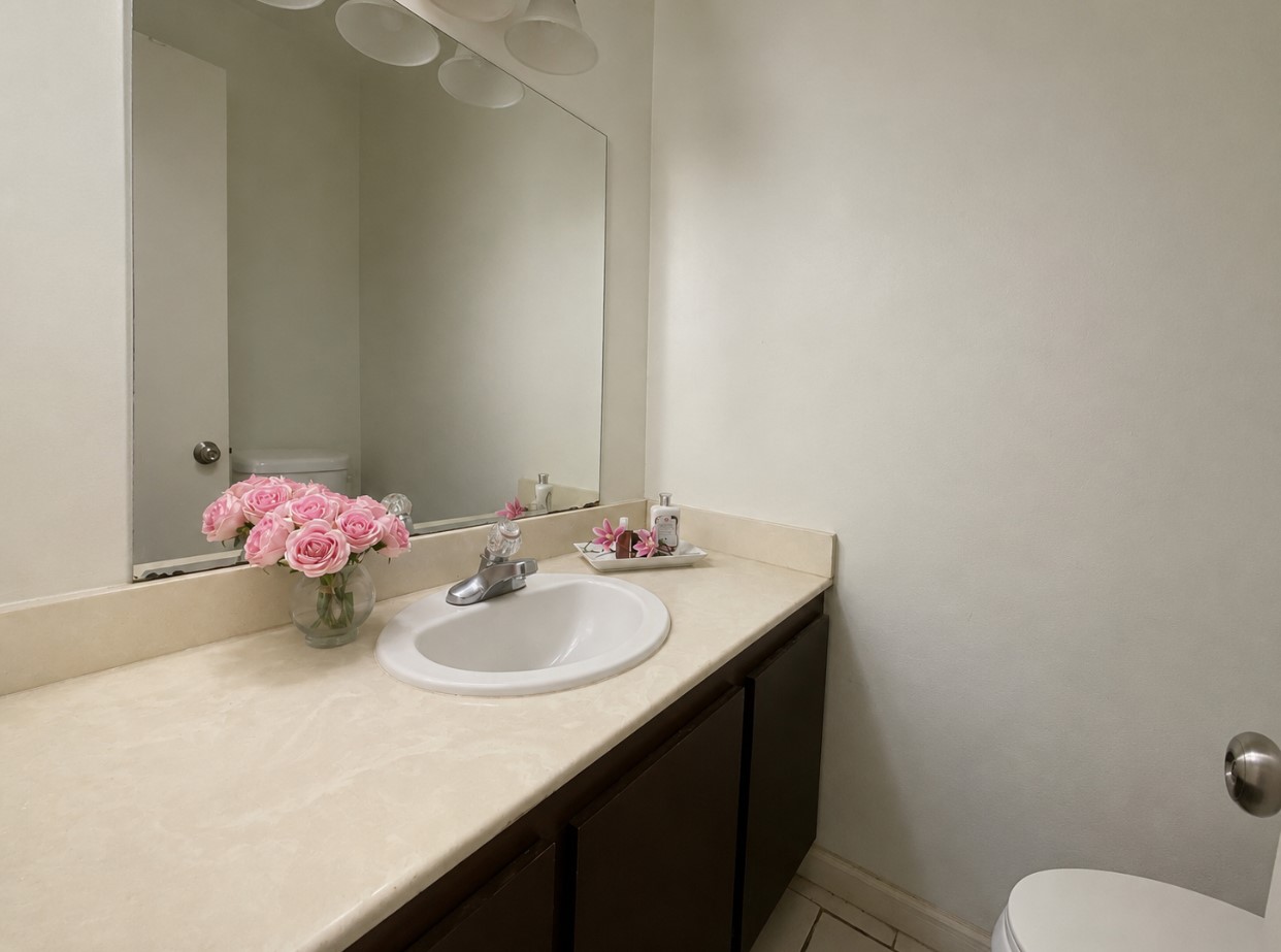 7913 Grove Ridge Drive Property Photo 7