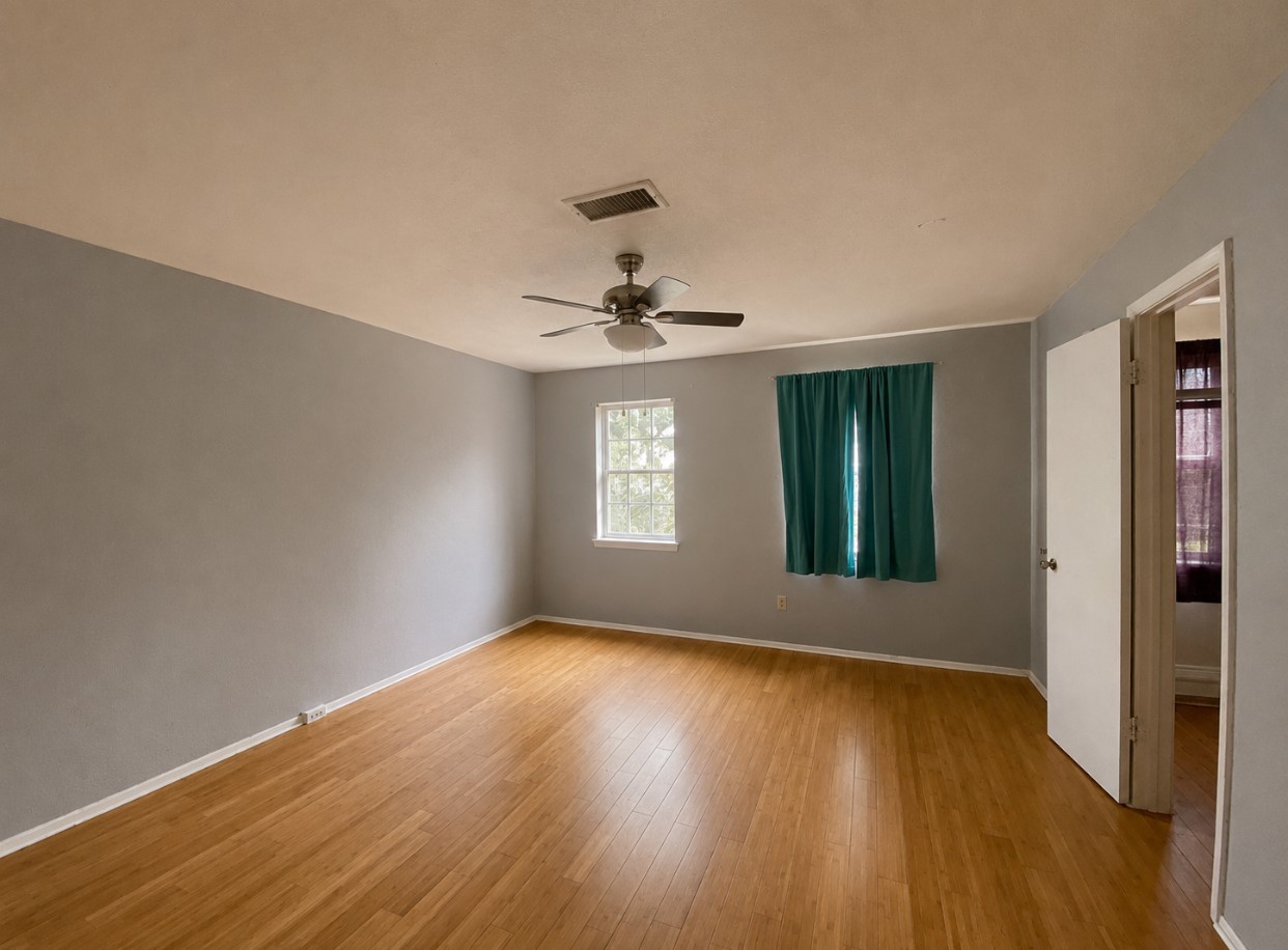 7913 Grove Ridge Drive Property Photo 13
