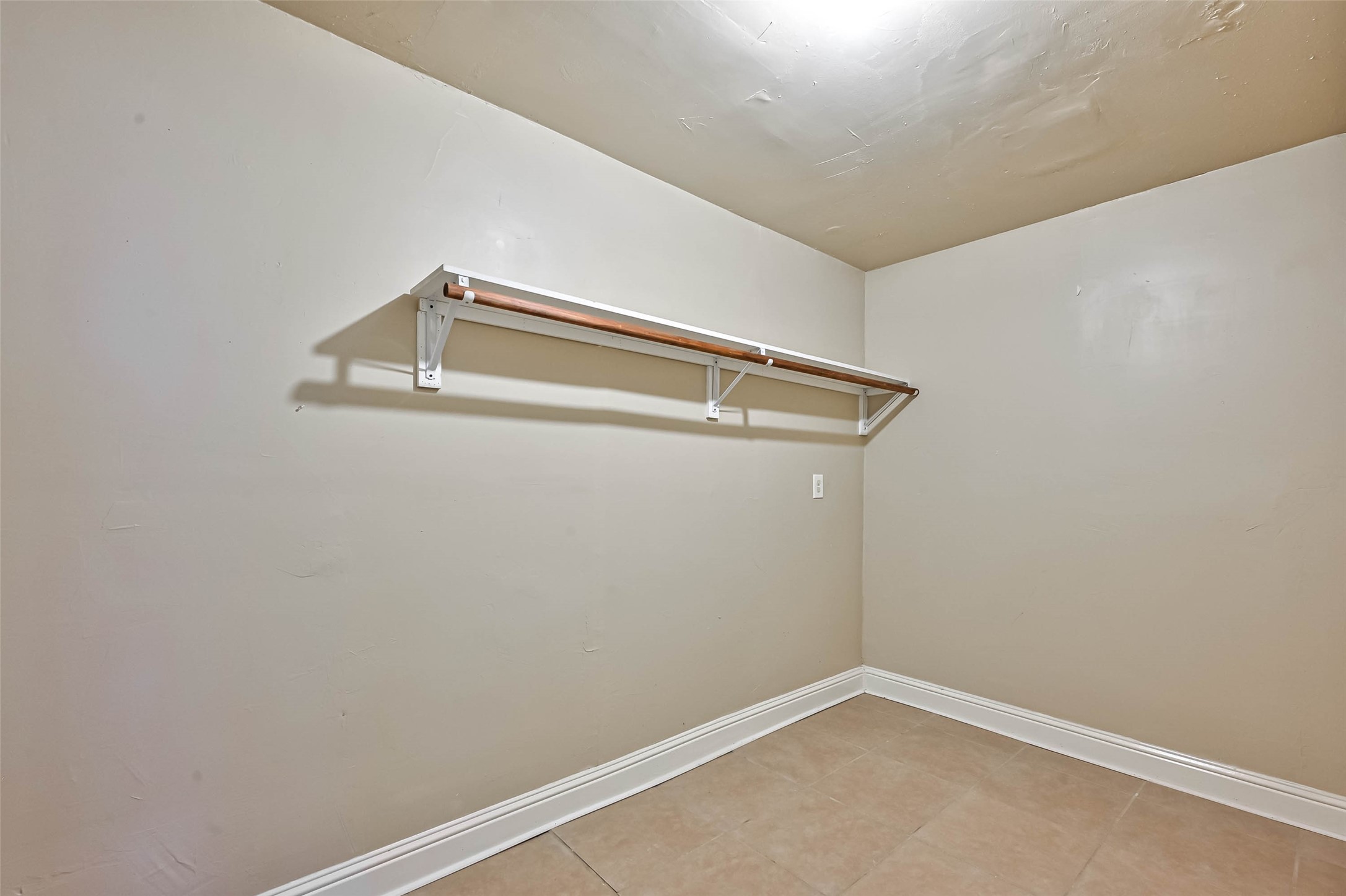 4307 Akard Street Property Photo 18