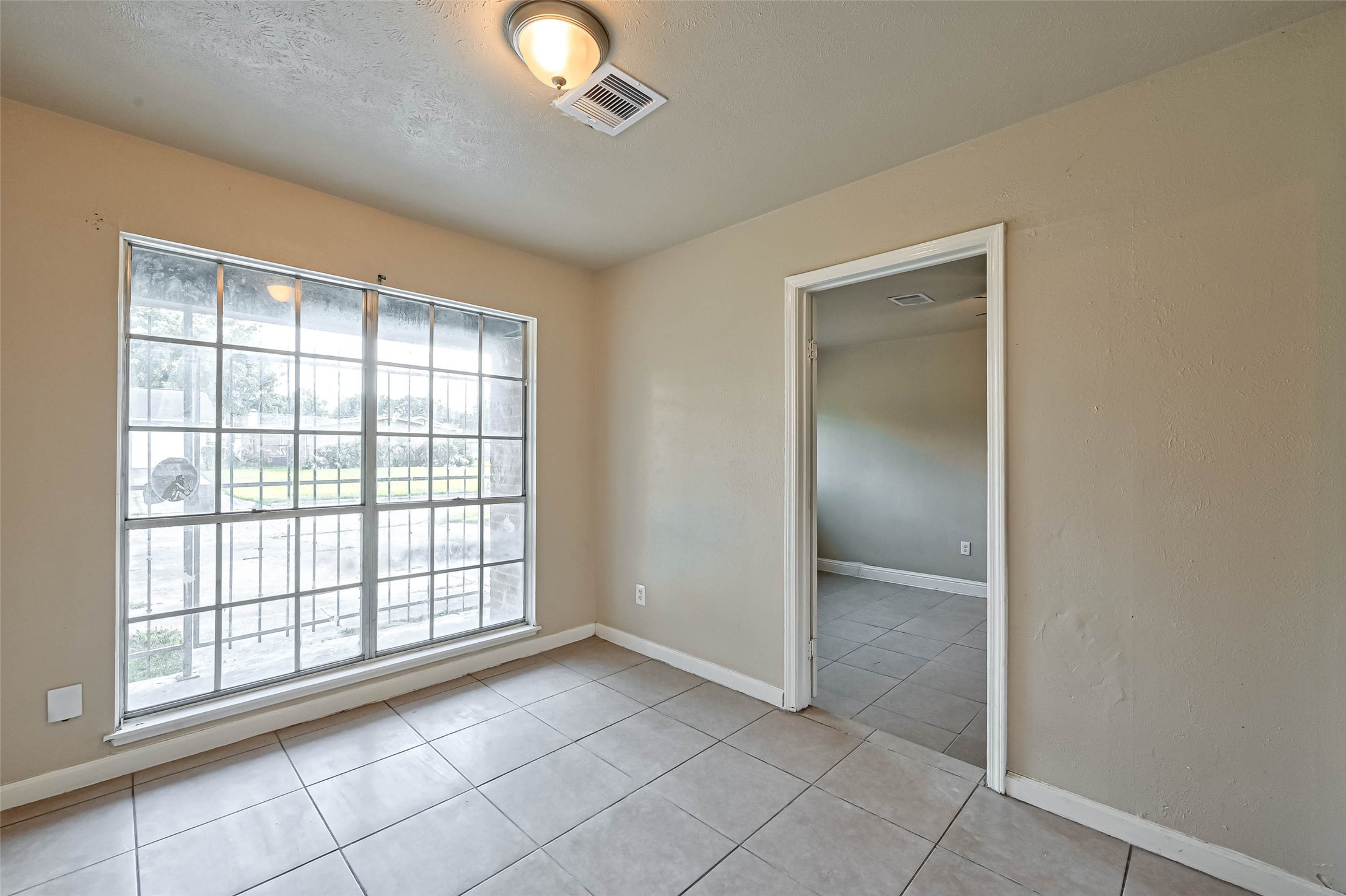 4307 Akard Street Property Photo 27