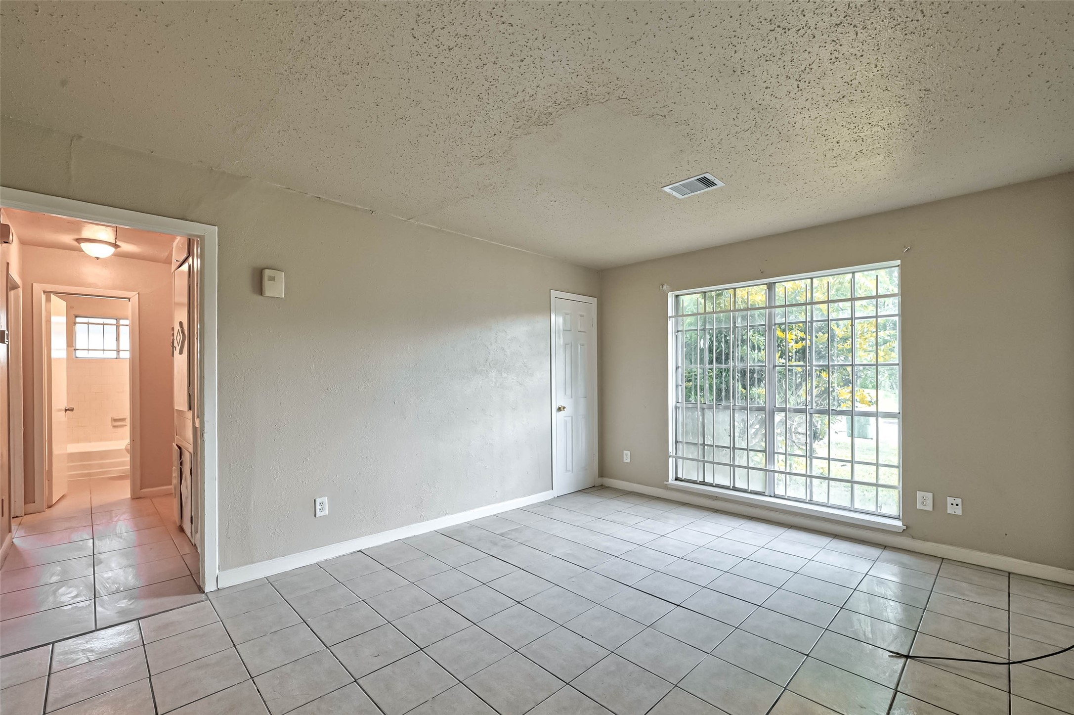 4307 Akard Street Property Photo 28