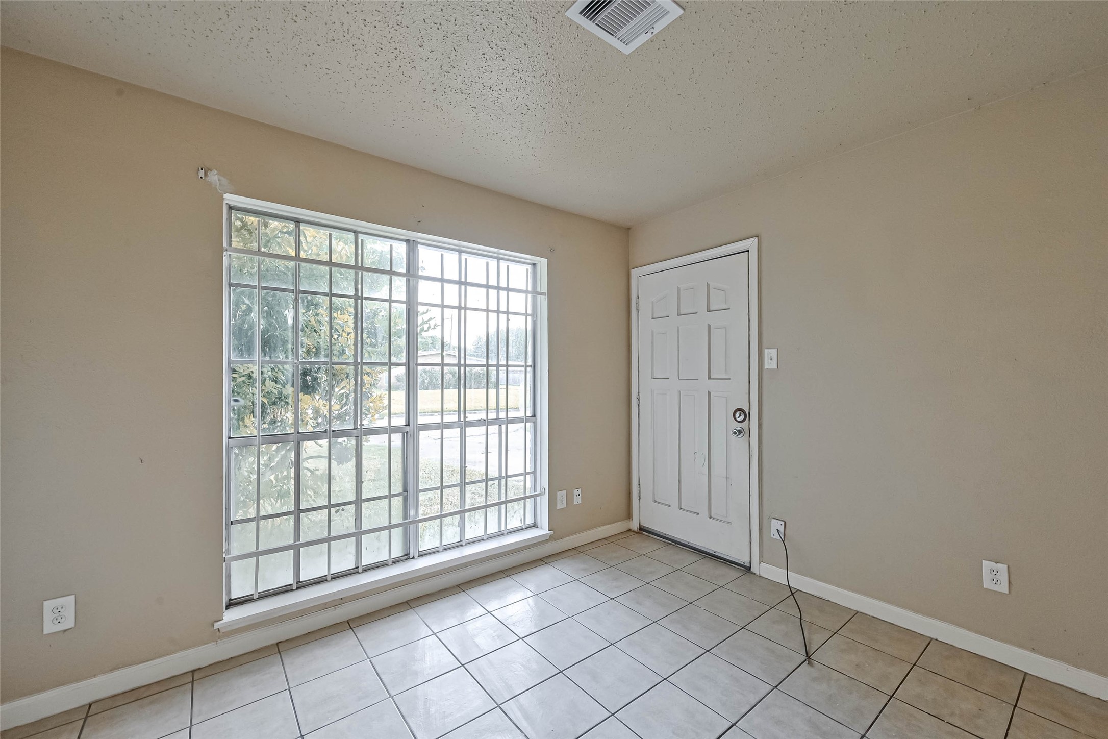 4307 Akard Street Property Photo 30