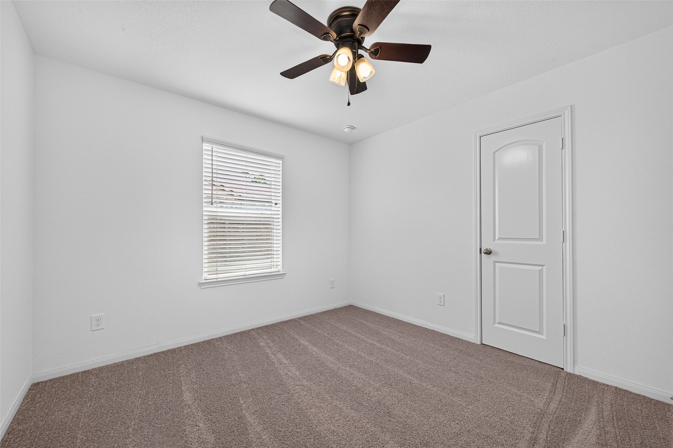 417 Burning Tree Lane Property Photo 31