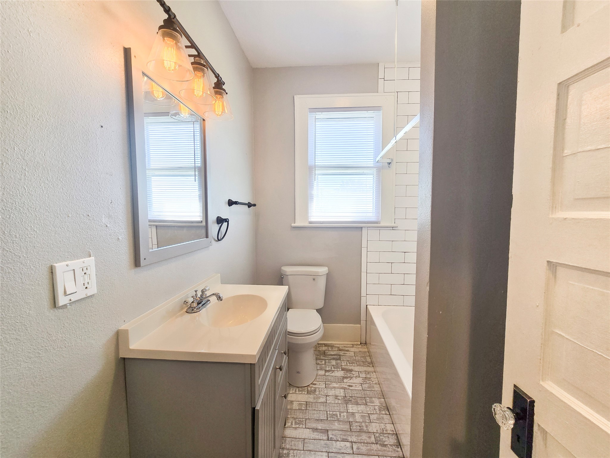 4302 Avenue Q 1/2 Property Photo 7