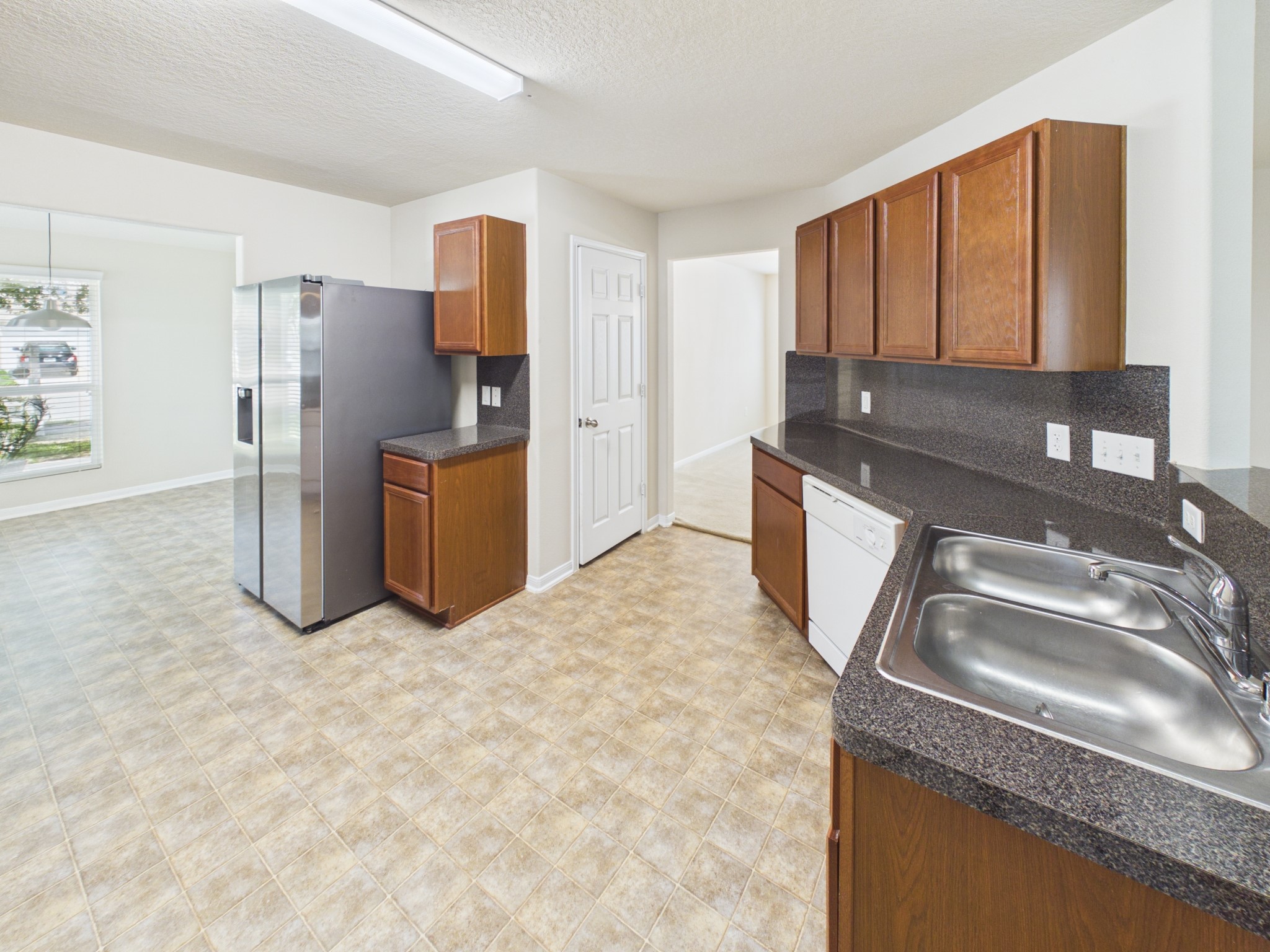3319 Apple Dale Drive Property Photo 5
