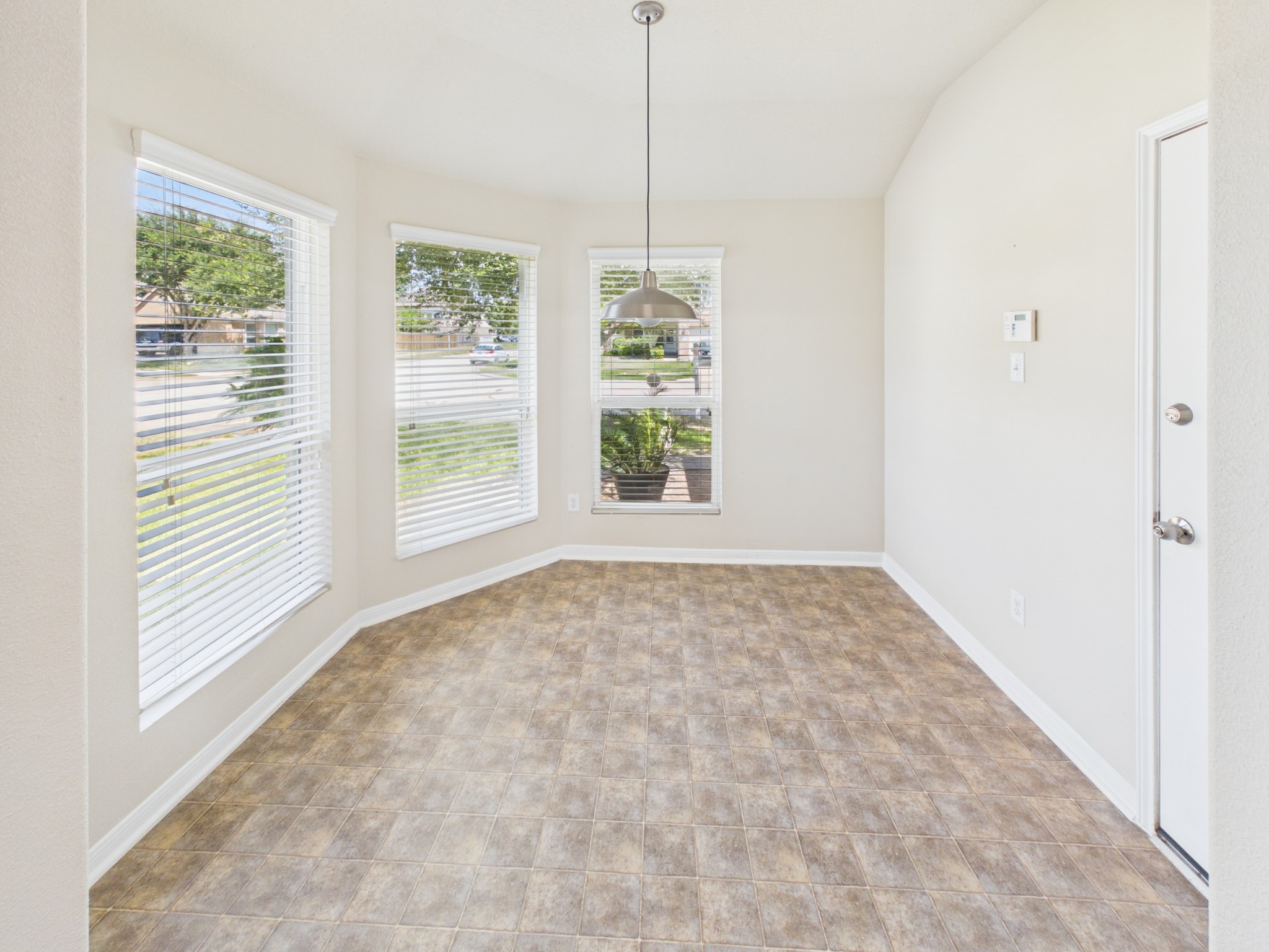 3319 Apple Dale Drive Property Photo 6