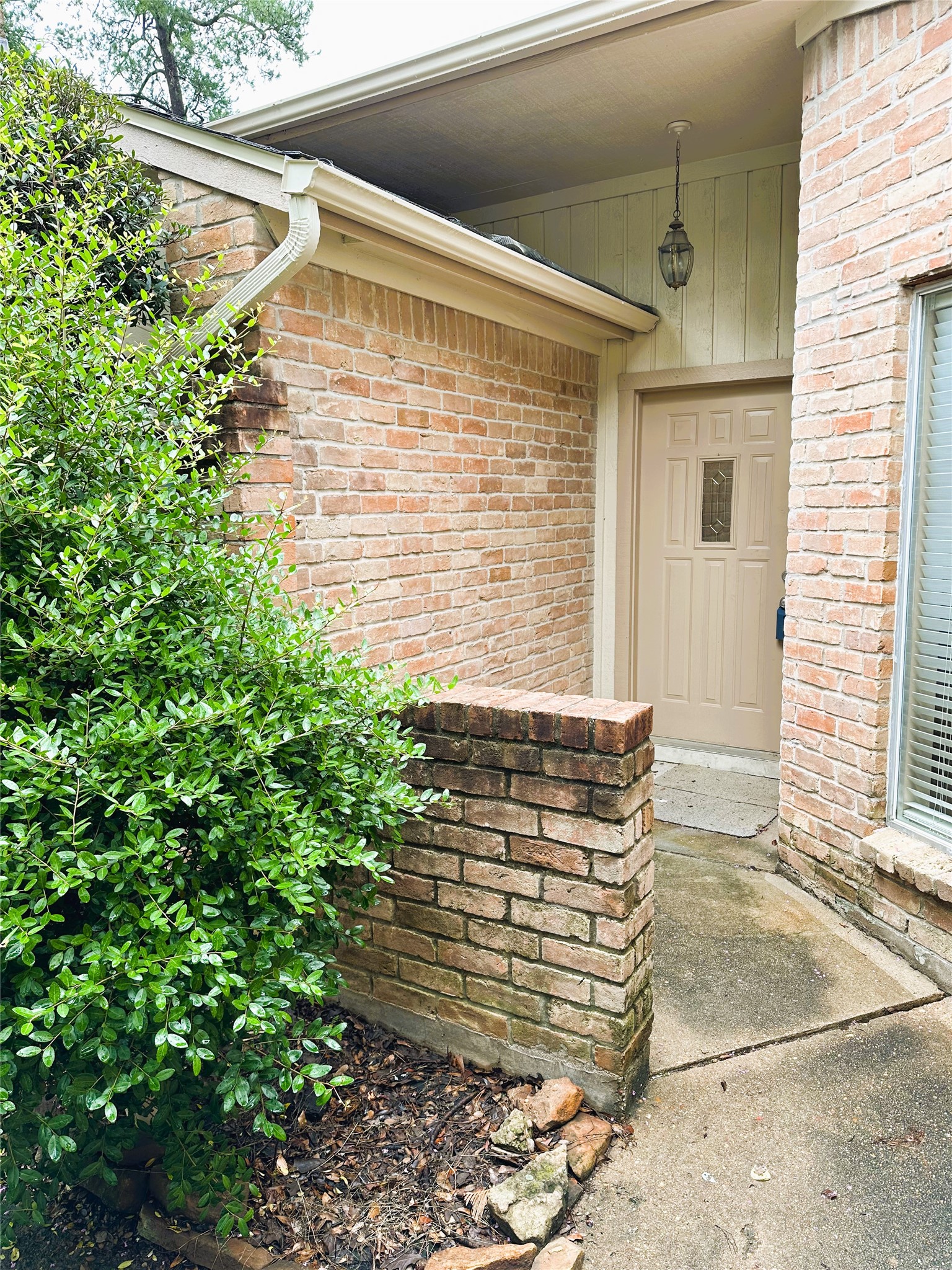 15127 Forest Lodge Drive Property Photo 2