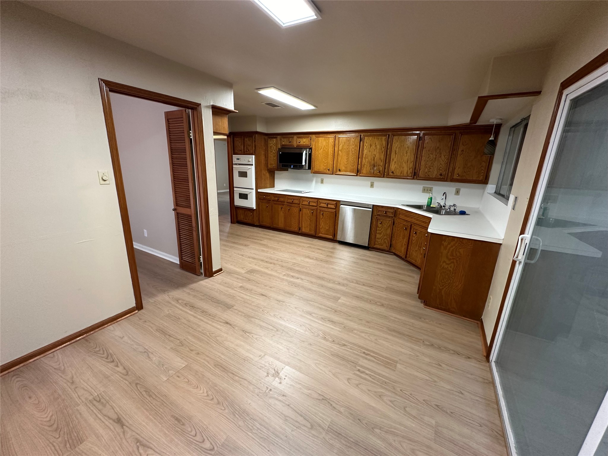 15127 Forest Lodge Drive Property Photo 6