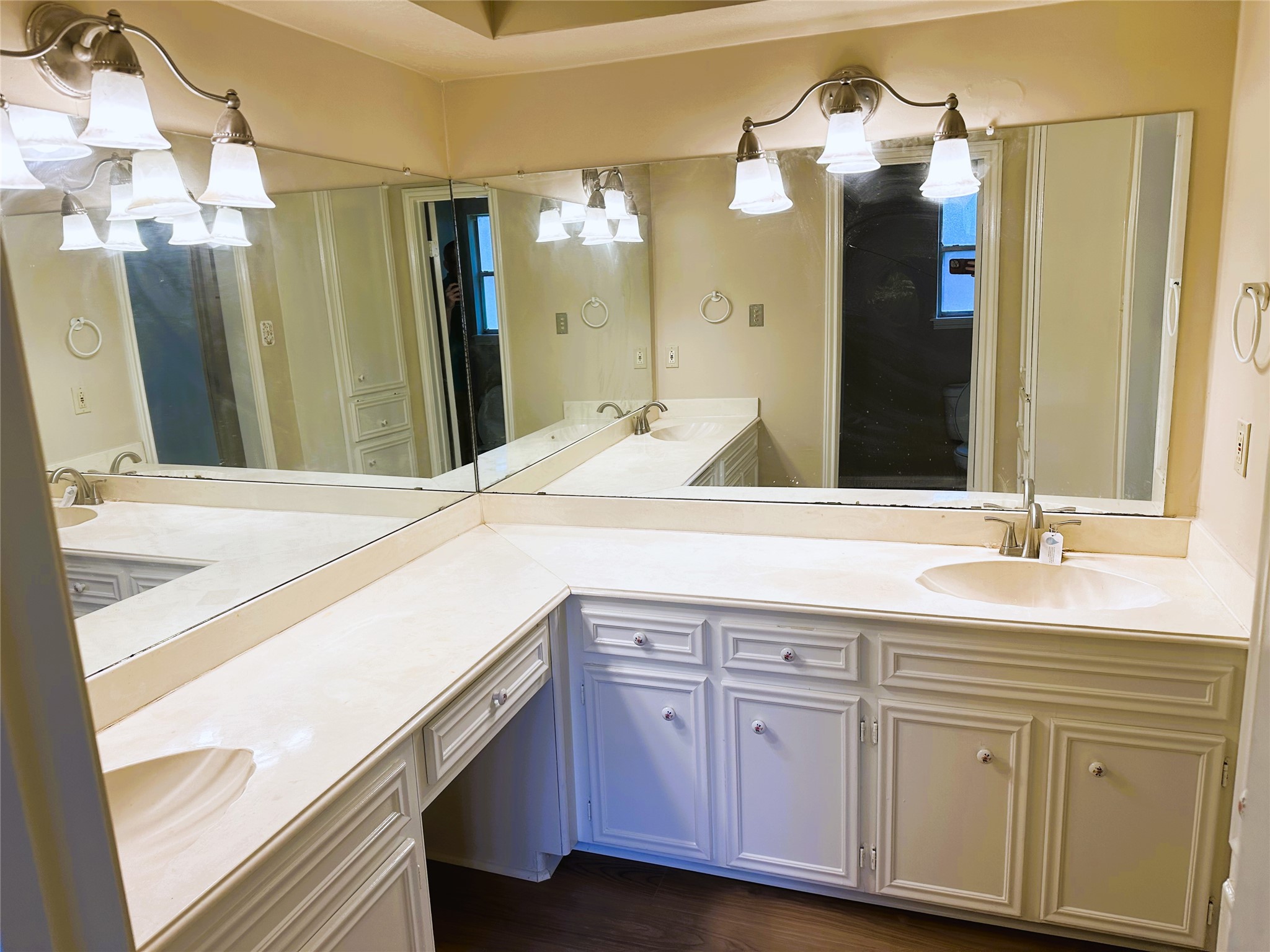 15127 Forest Lodge Drive Property Photo 9