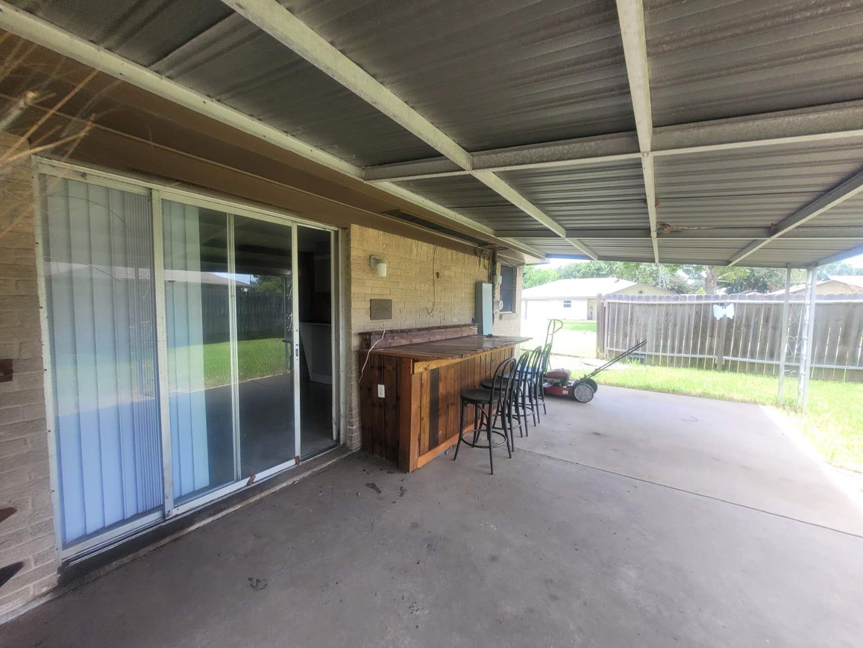 2709 21st Avenue N Property Photo 3