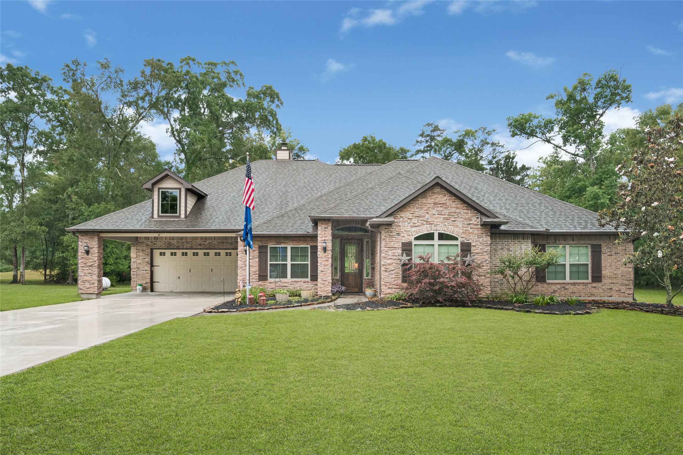 27706 Live Oak View Court Property Photo 1