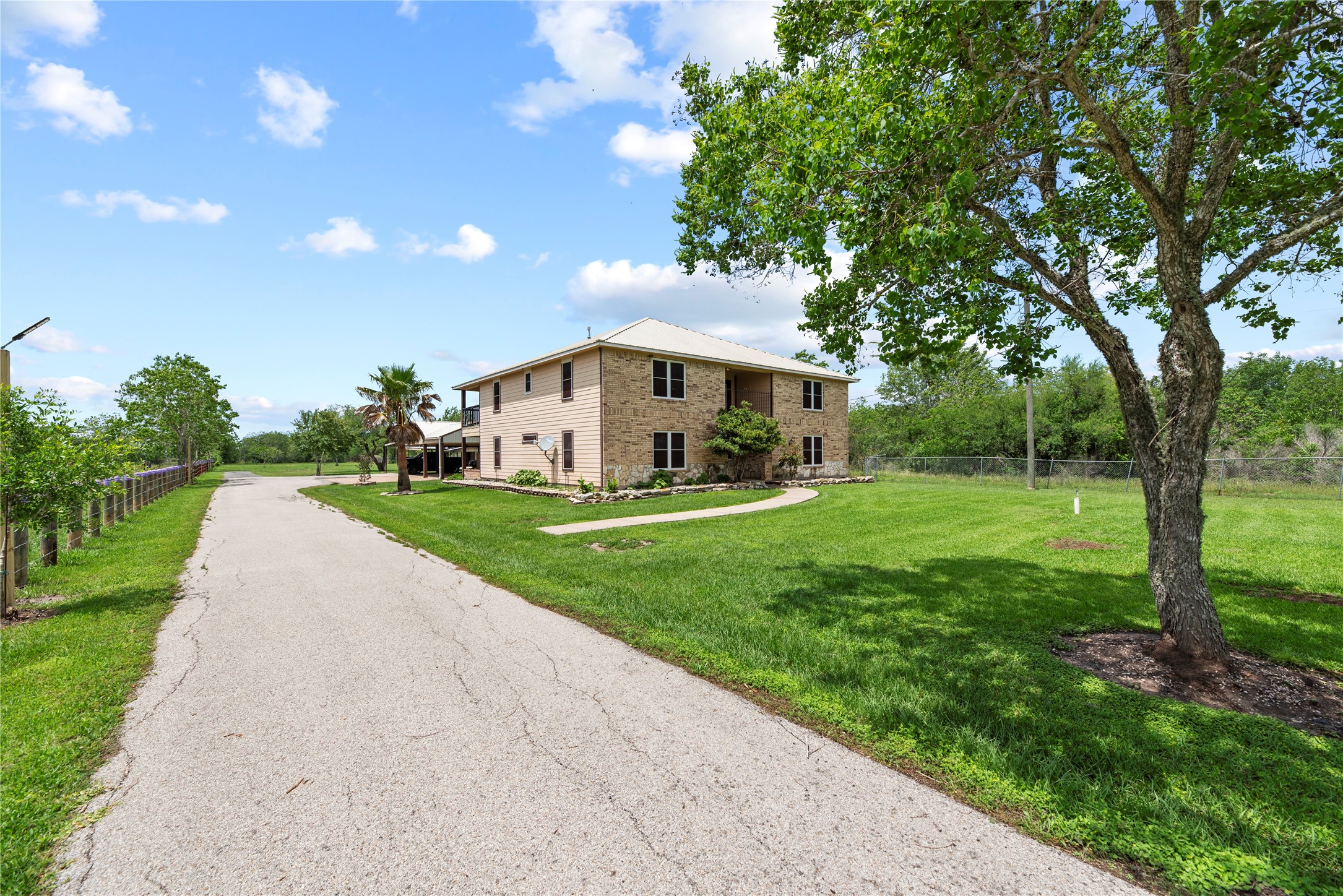 523 Moore Bar Road Property Photo 2