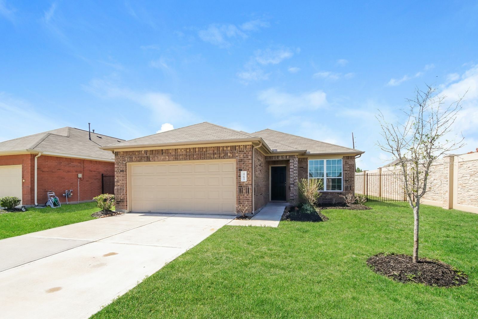 29602 Clover Shore Drive Property Photo 1