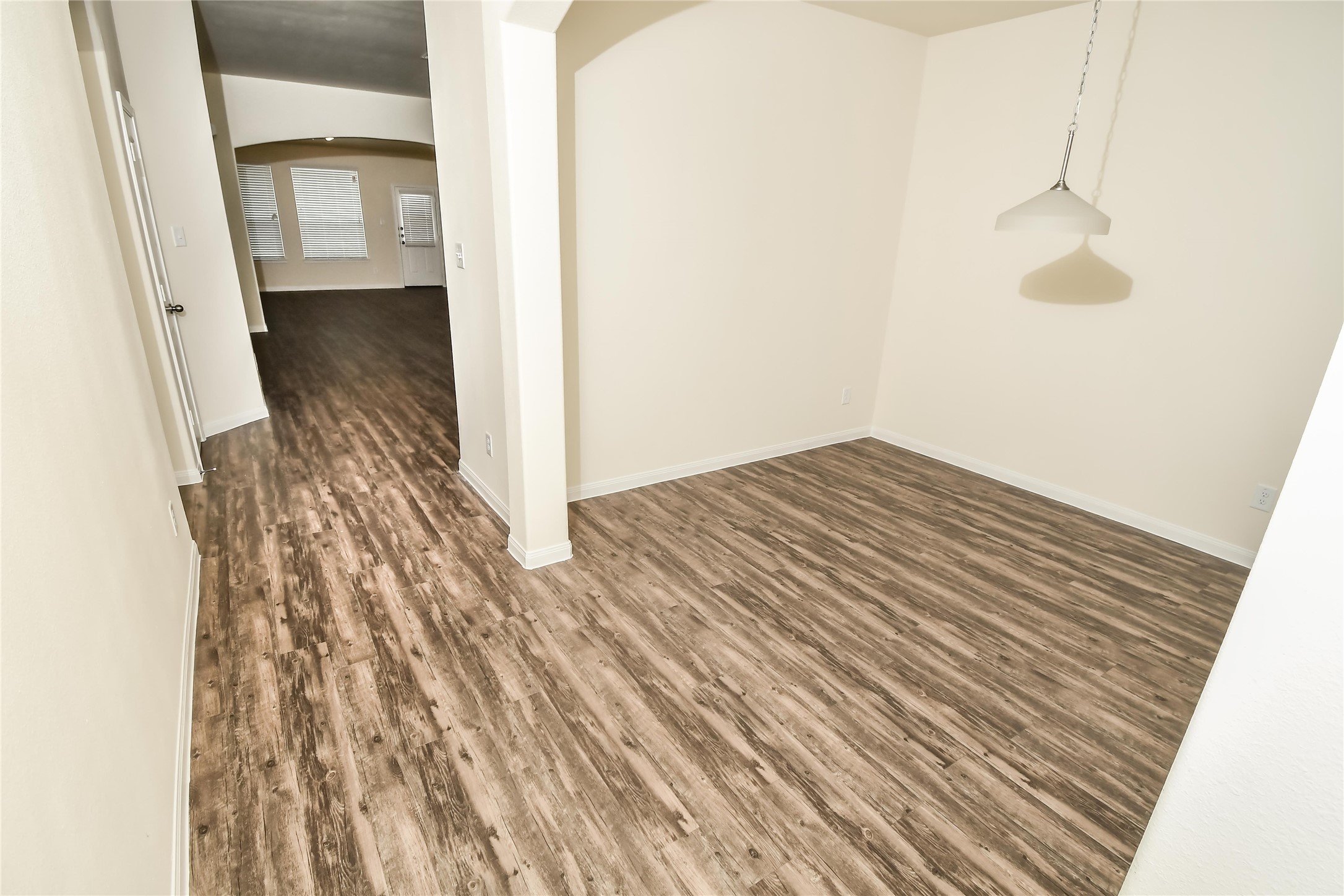 29602 Clover Shore Drive Property Photo 6