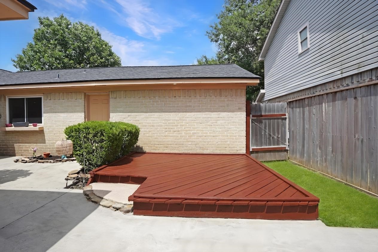 17119 Mellow Ridge Drive Property Photo 27