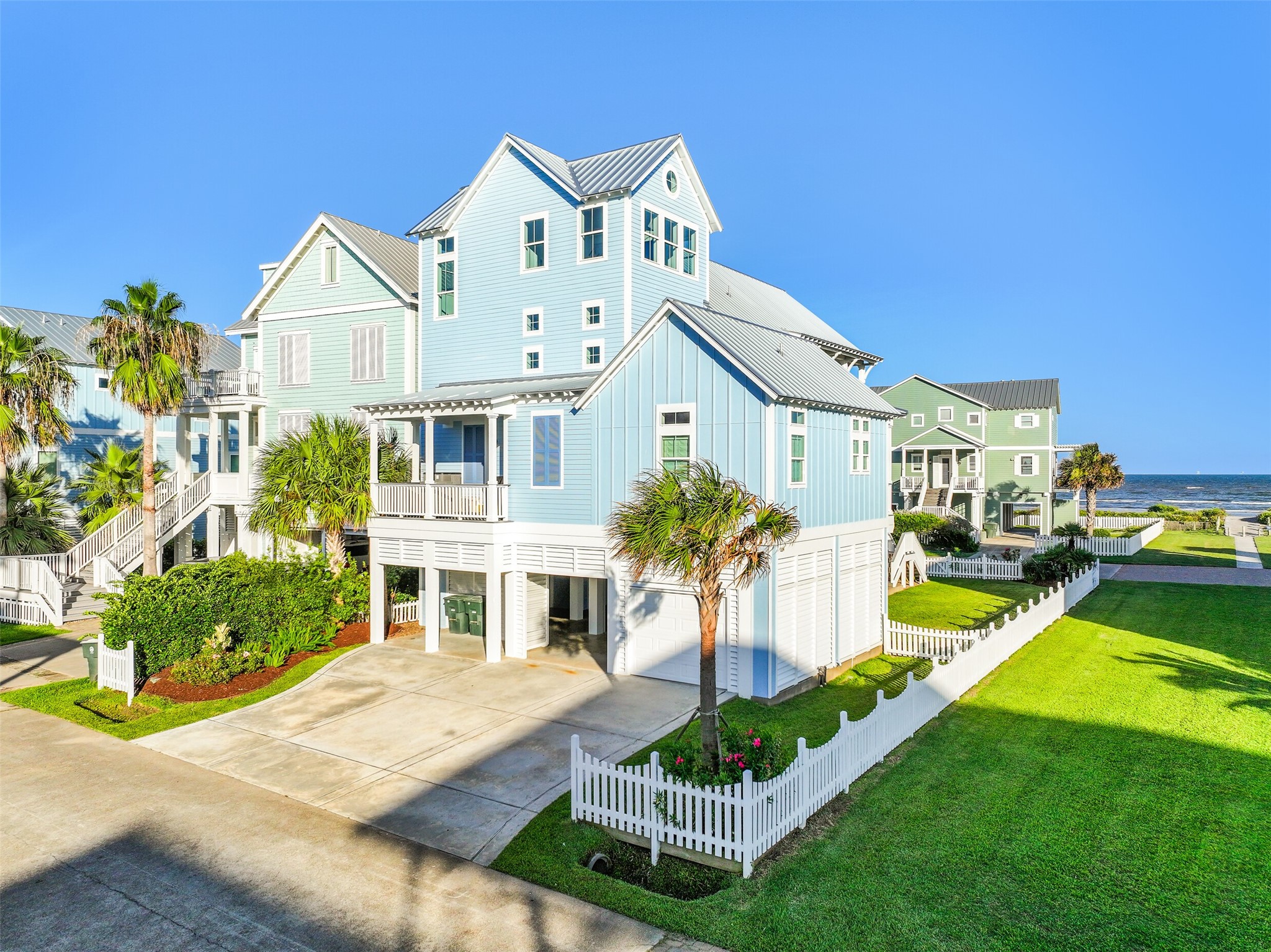 11614 Beachside Property Photo 3