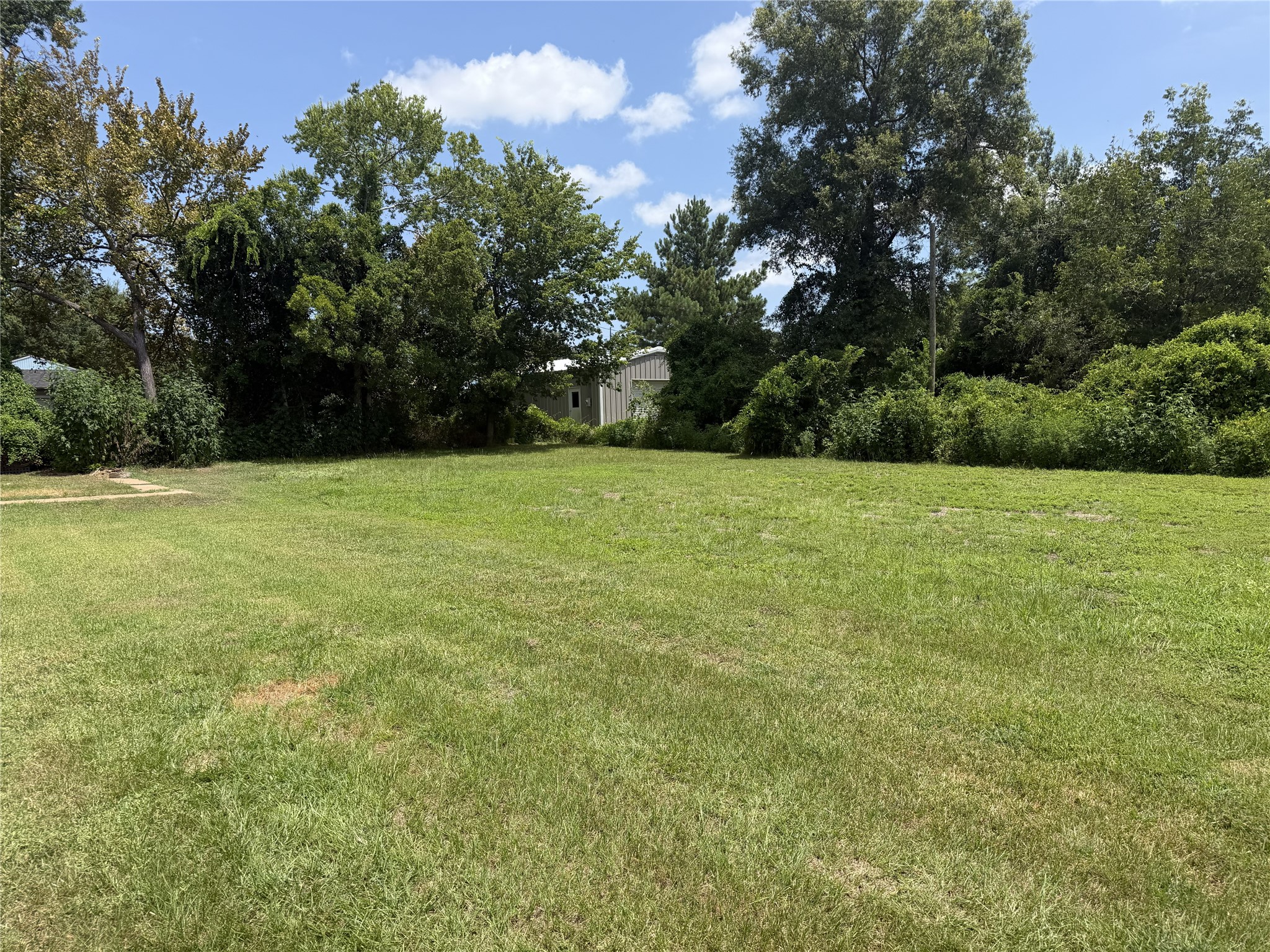 115 E North Street Property Photo 2