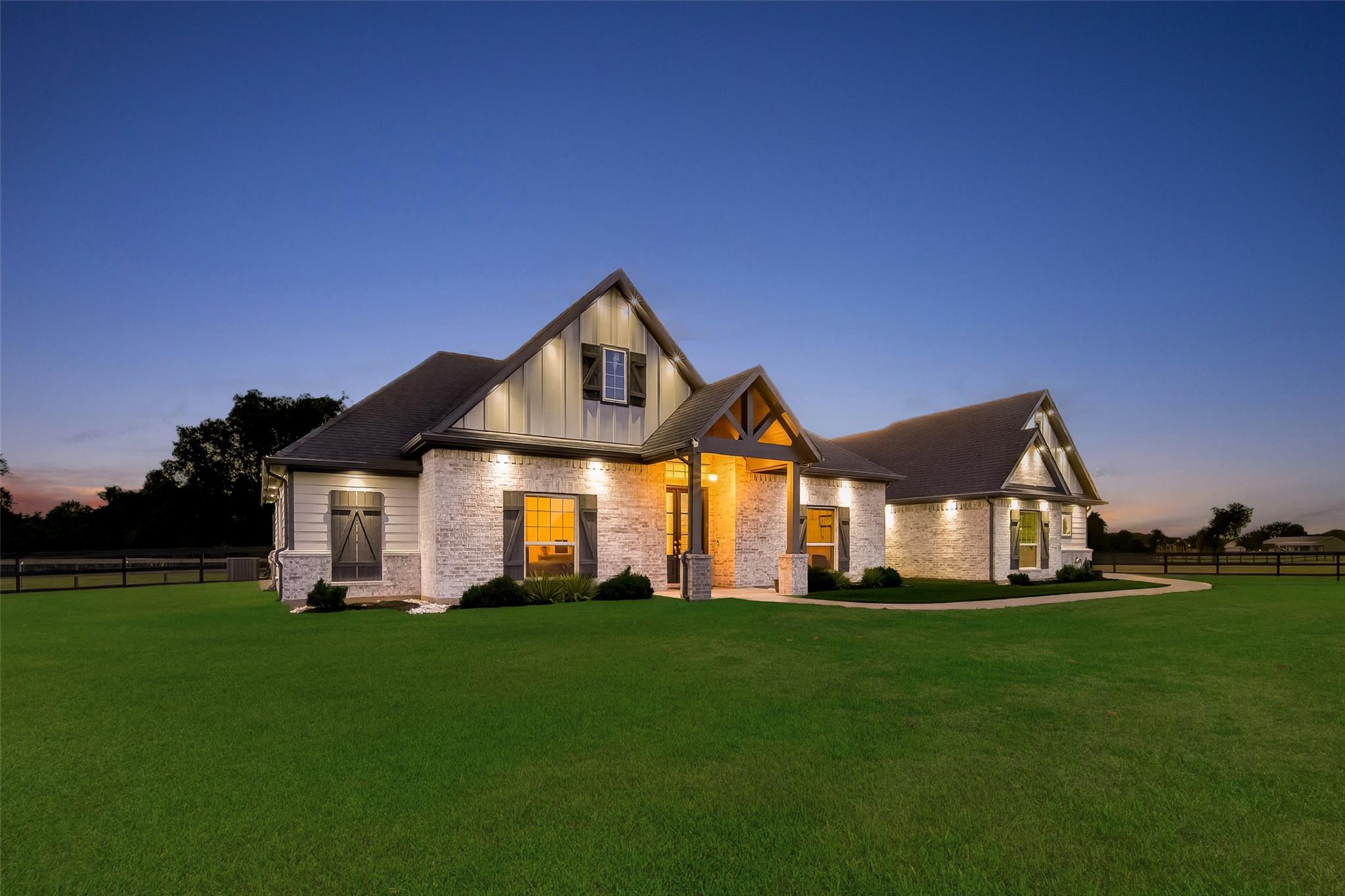 415 China Grove Drive, Rosharon Tx 77583 Property Photo 2
