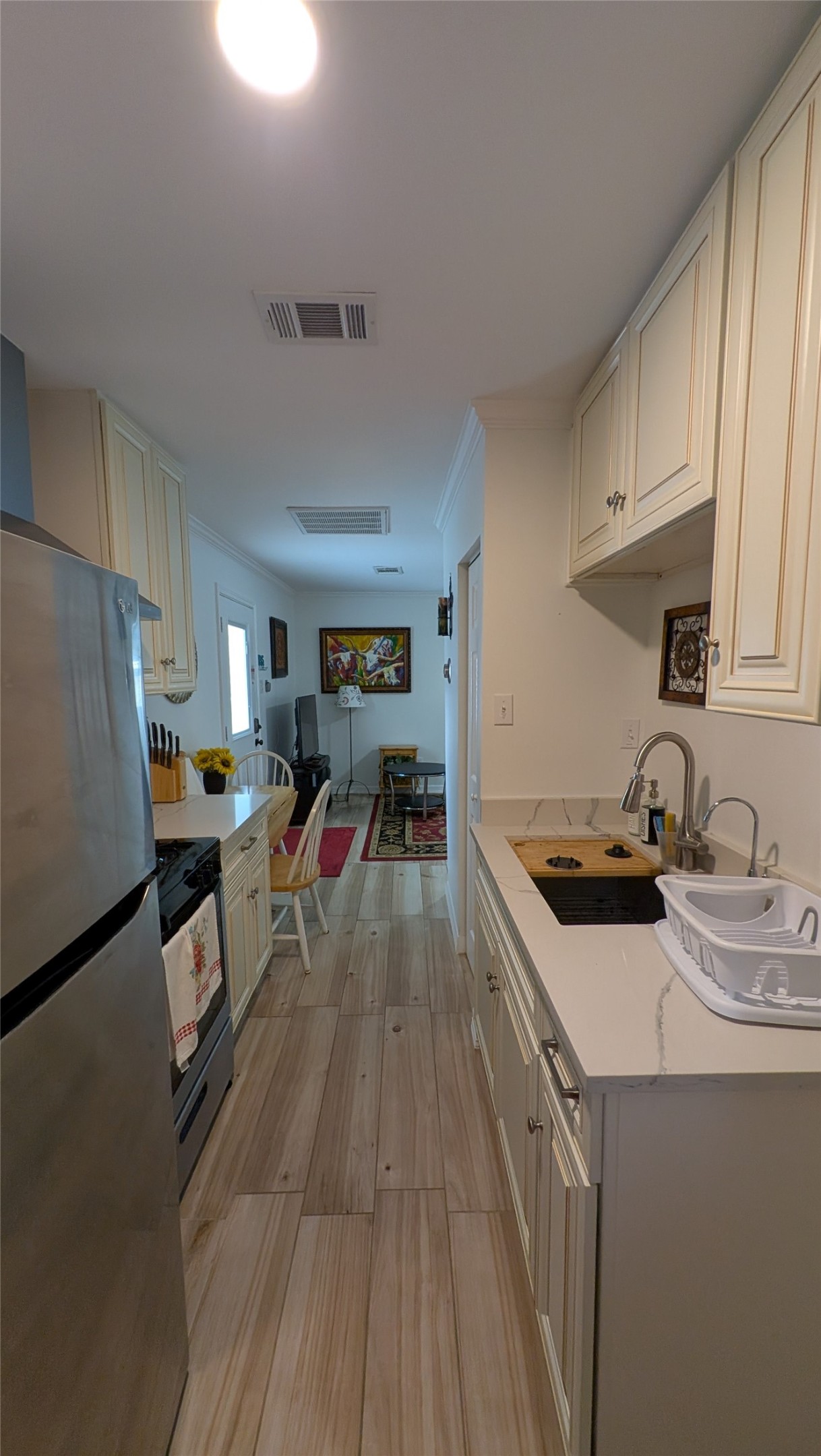 409 Milwaukee Street Property Photo 22
