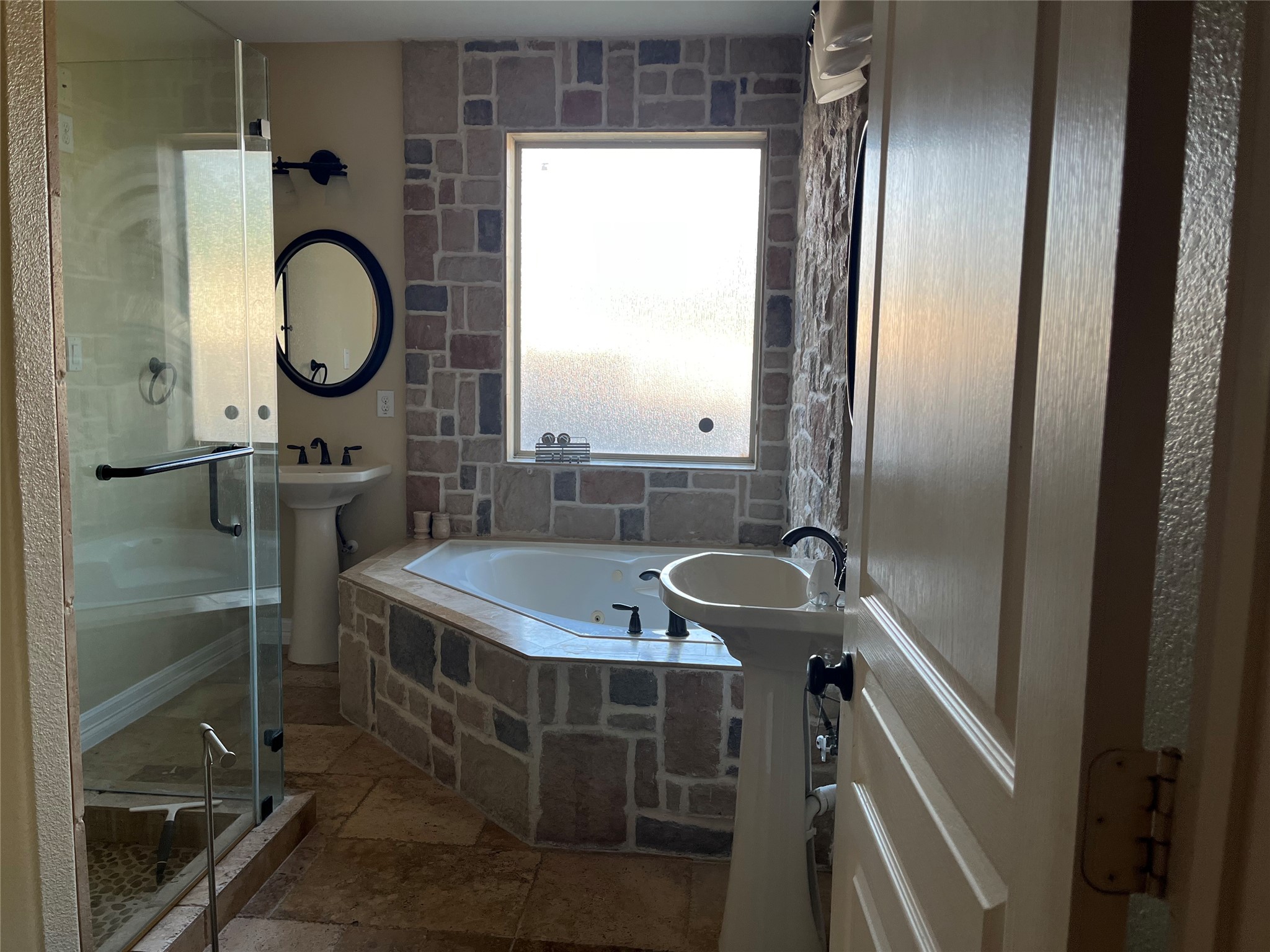 418 Fall Creek Drive Property Photo 11