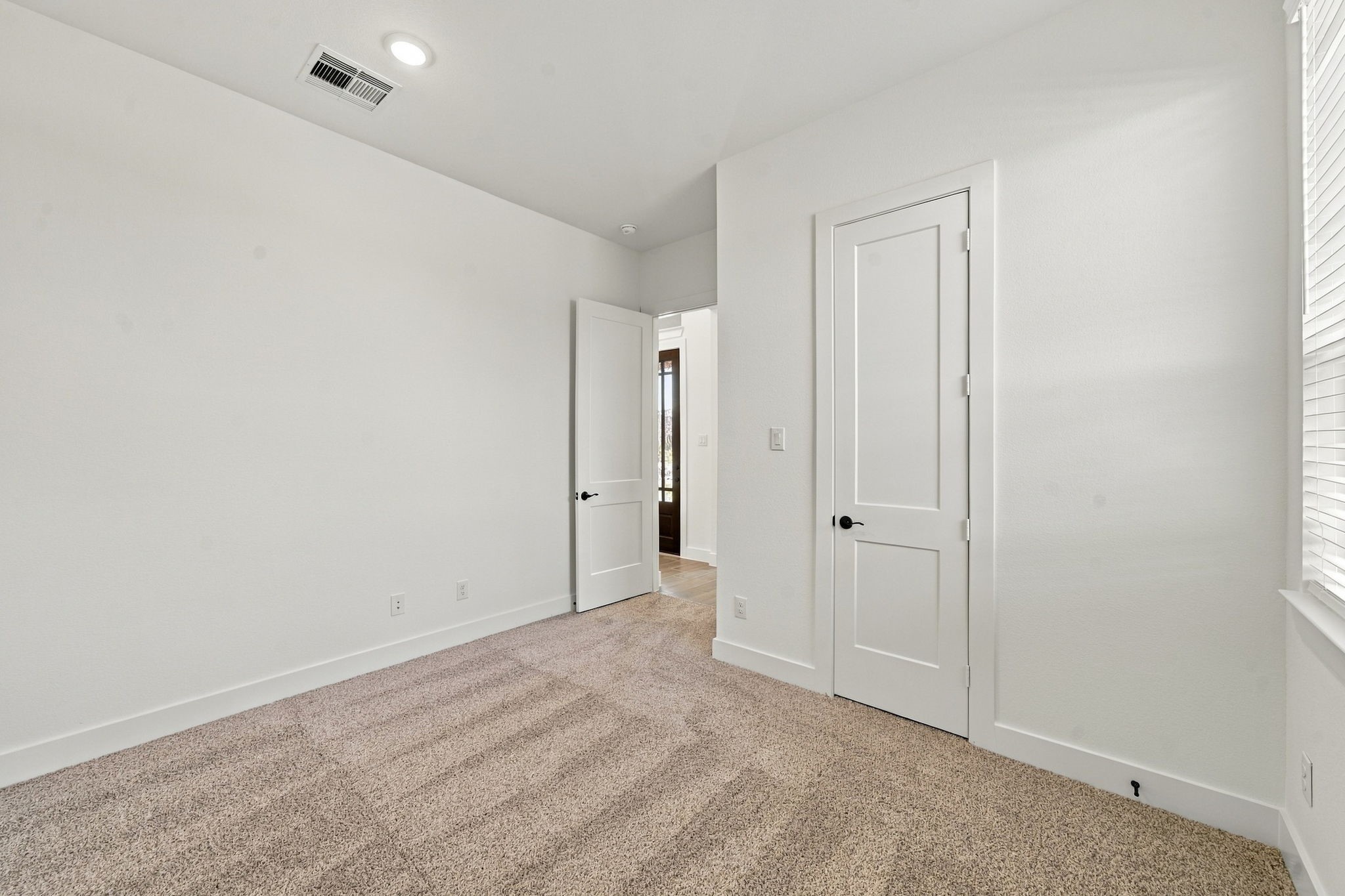 12206 Denham Drive Property Photo 7