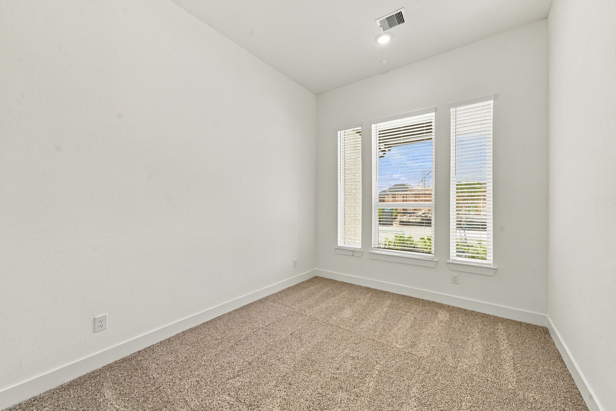 12206 Denham Drive Property Photo 8