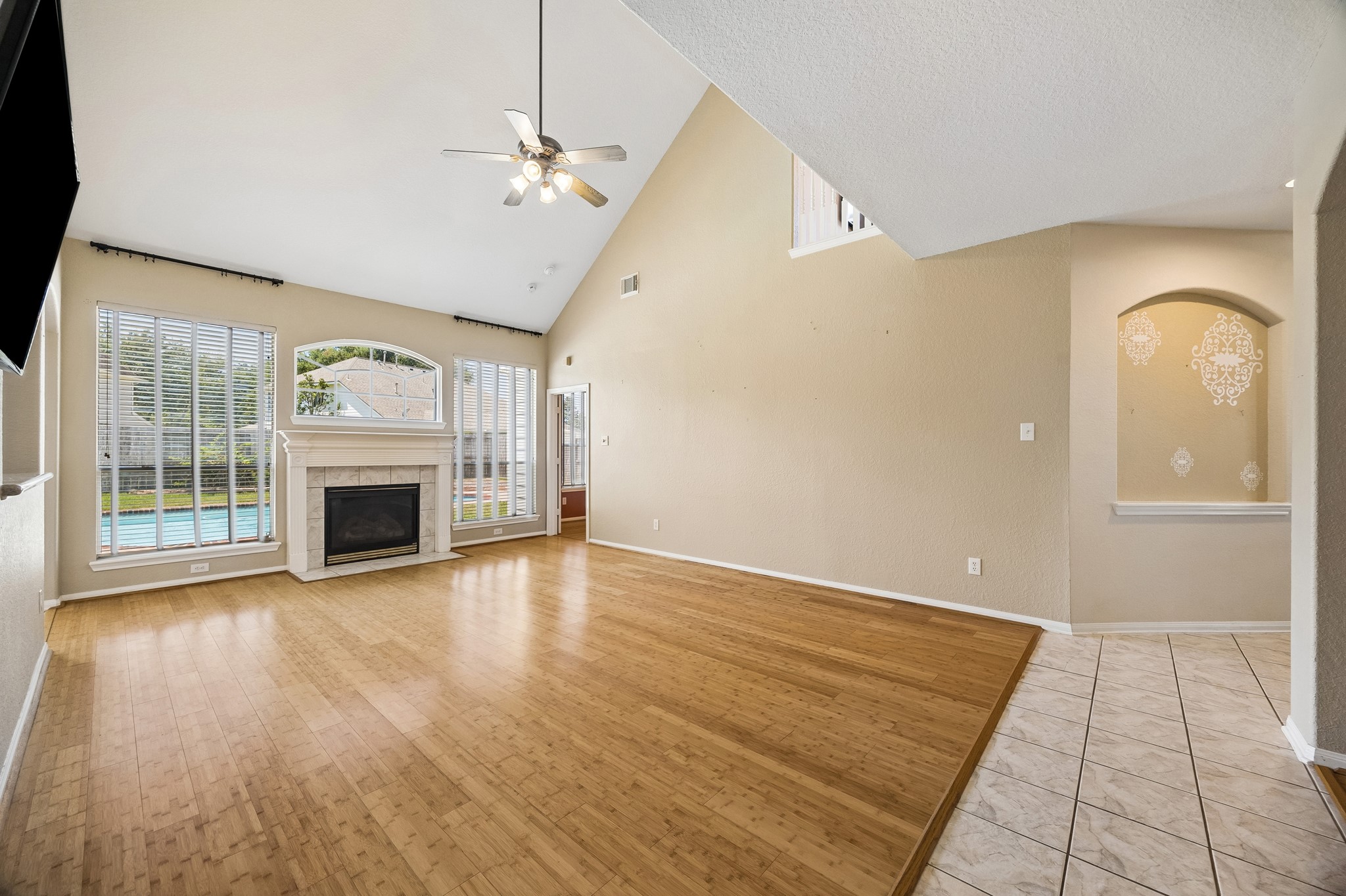 2843 Five Oaks Drive Property Photo 6
