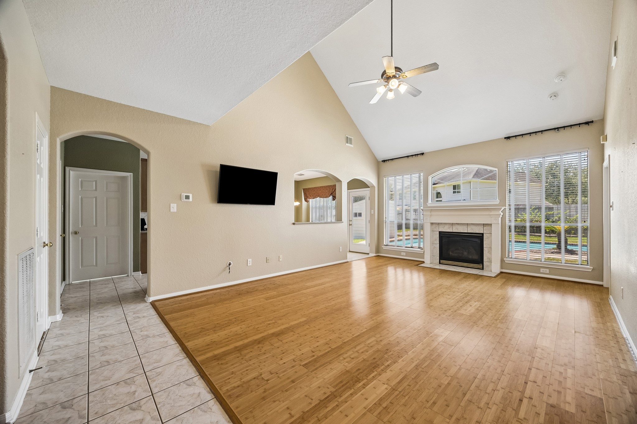 2843 Five Oaks Drive Property Photo 7