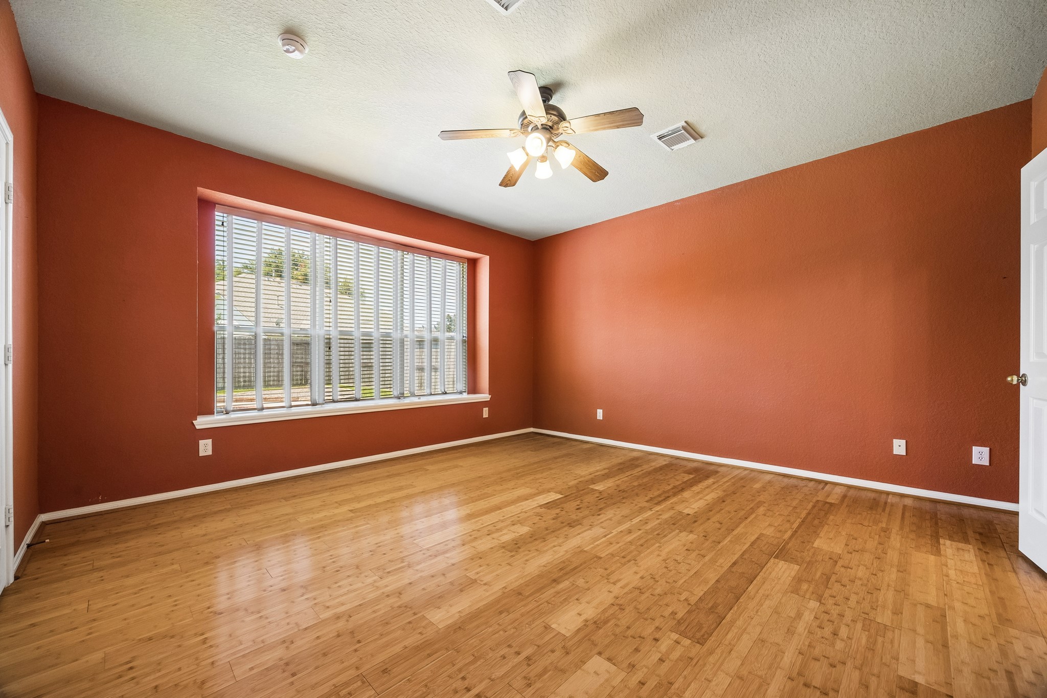 2843 Five Oaks Drive Property Photo 17