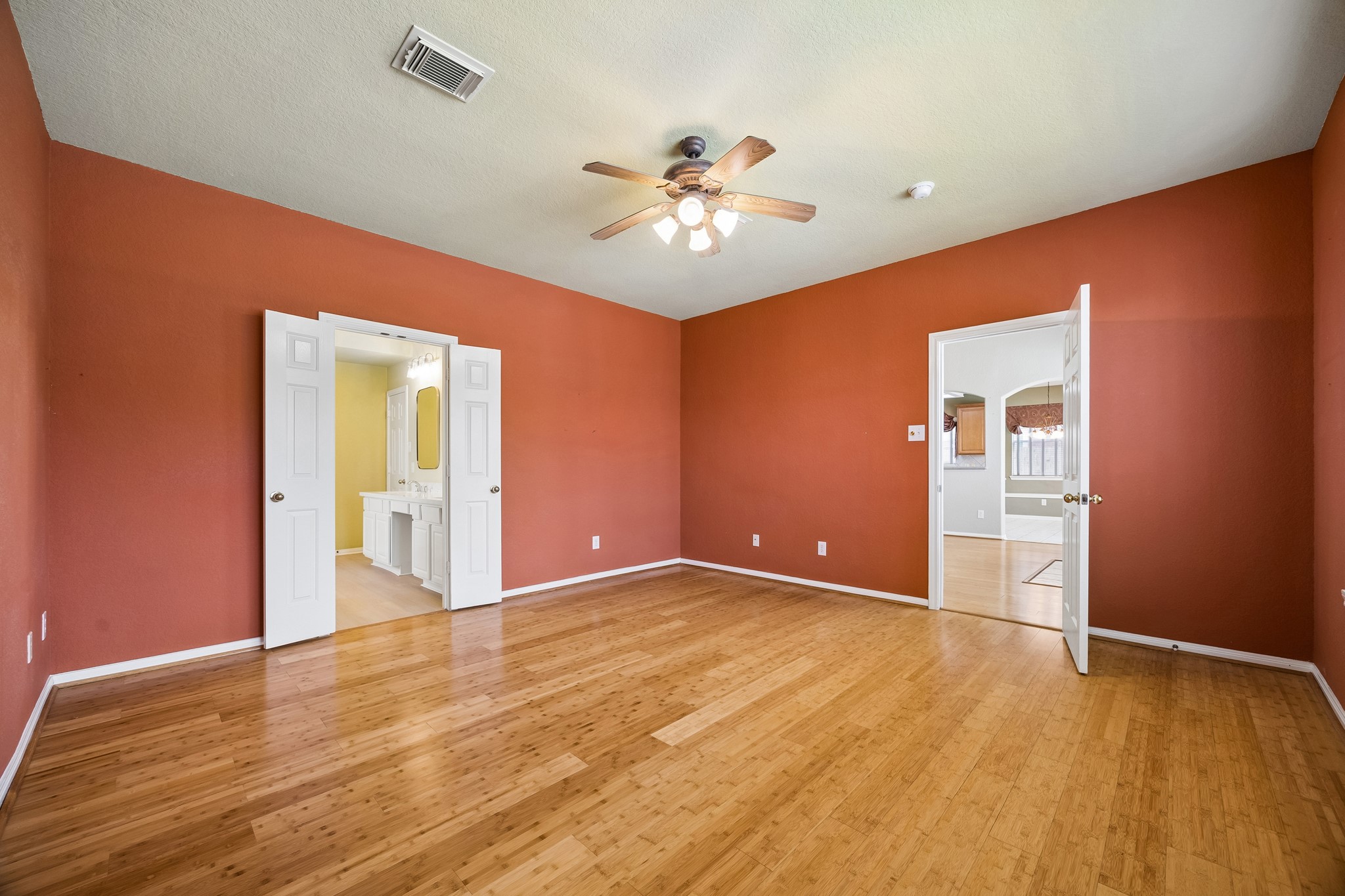 2843 Five Oaks Drive Property Photo 18