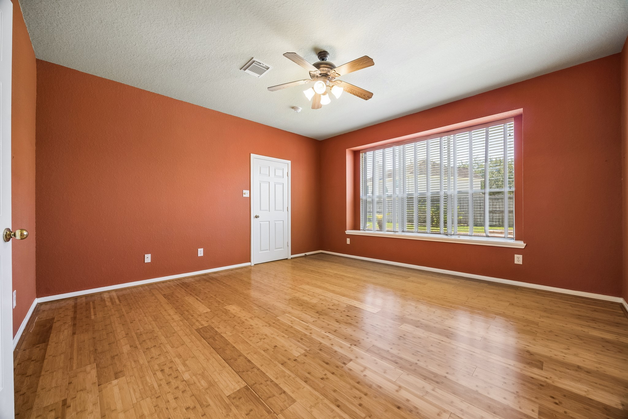 2843 Five Oaks Drive Property Photo 19